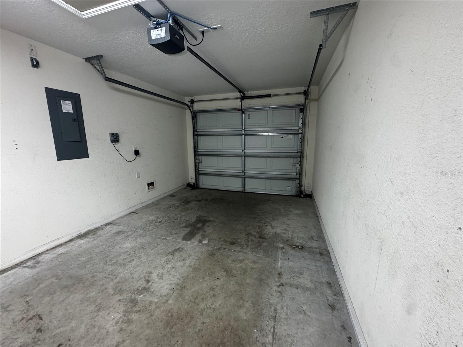 VILLAGES OF PARKWOOD - Residential Lease