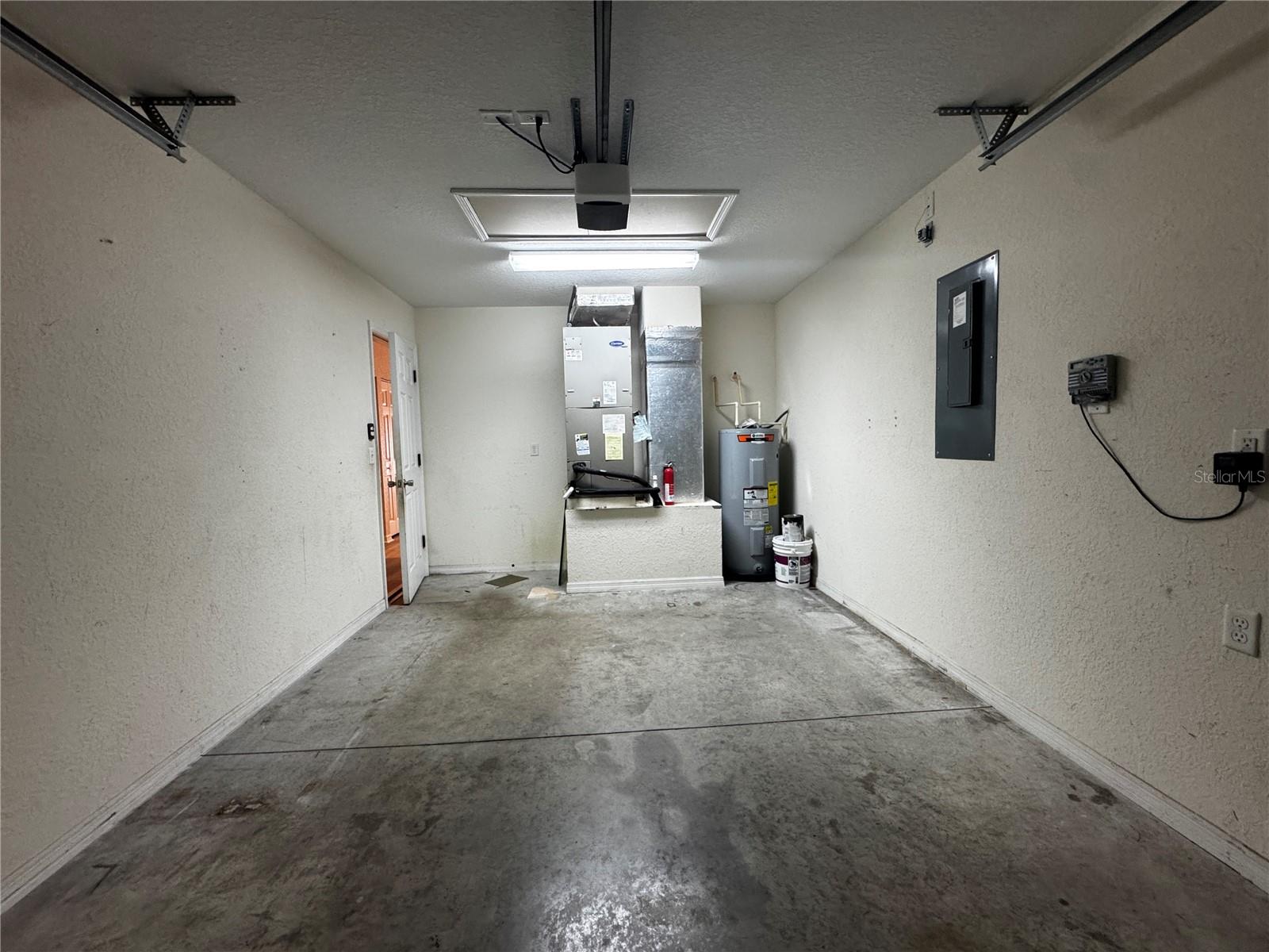 VILLAGES OF PARKWOOD - Residential Lease