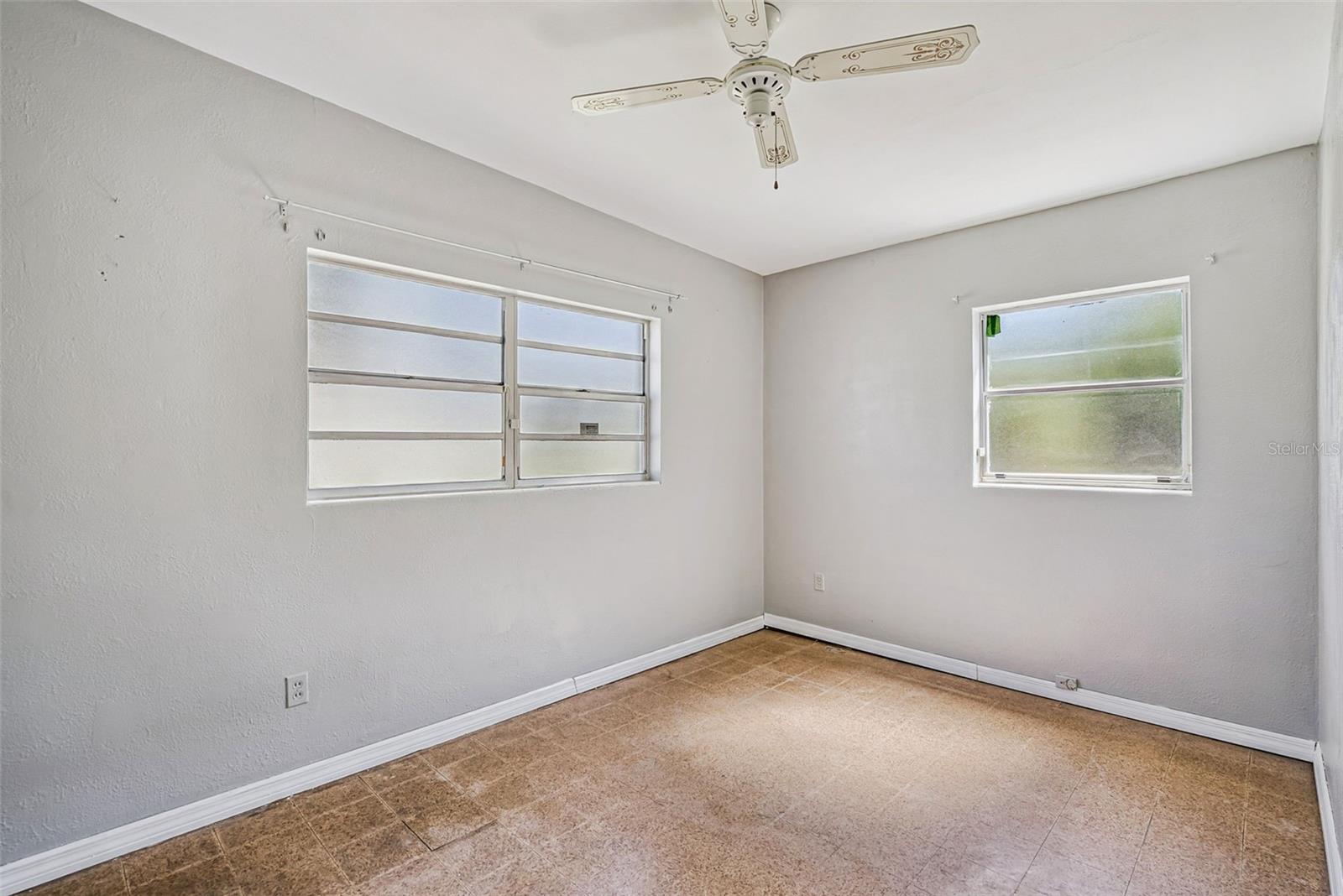 COUNTRY CLUB MANOR UNIT 3 - Residential