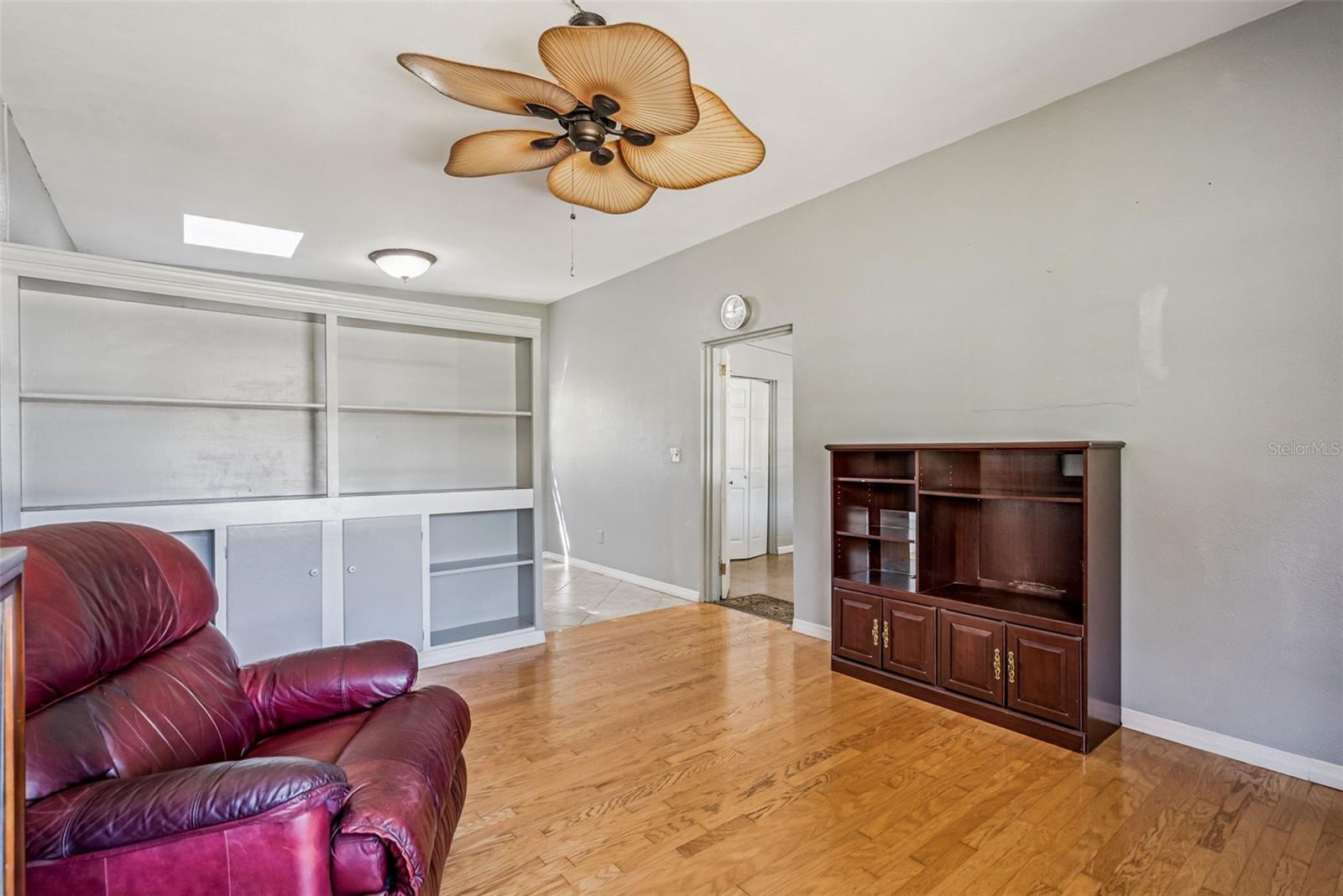 COUNTRY CLUB MANOR UNIT 3 - Residential