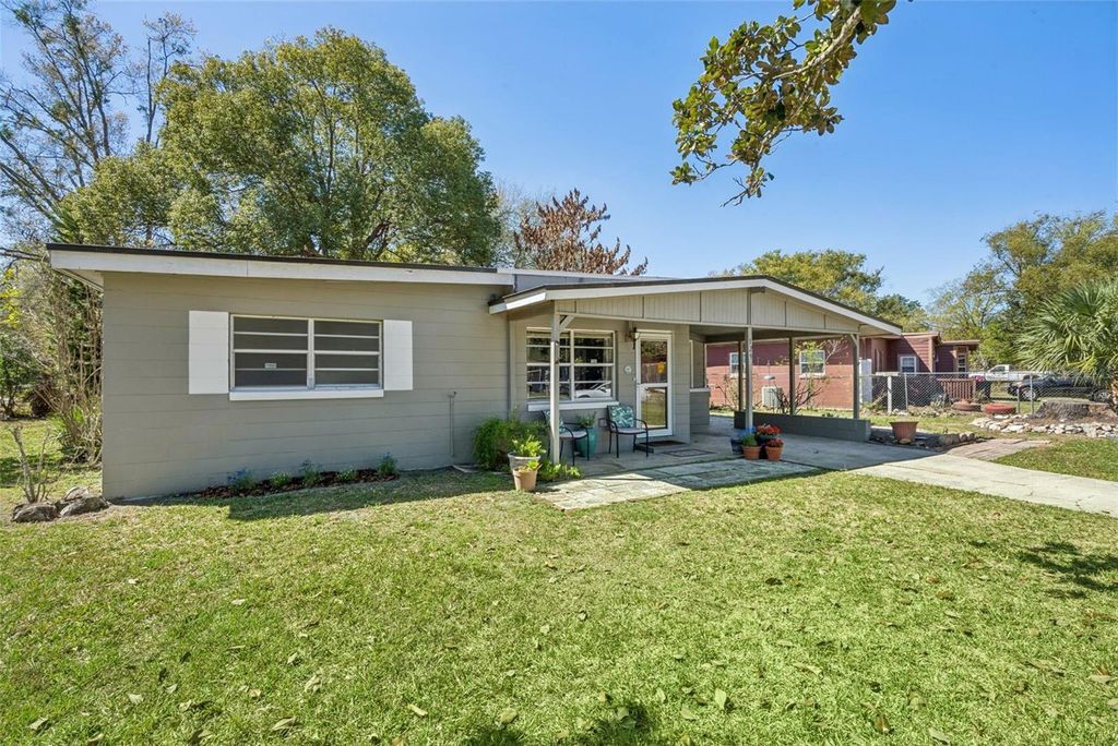 Photo of 129 Mayfair Circle, Sanford, FL 32771 (MLS # O6390071)