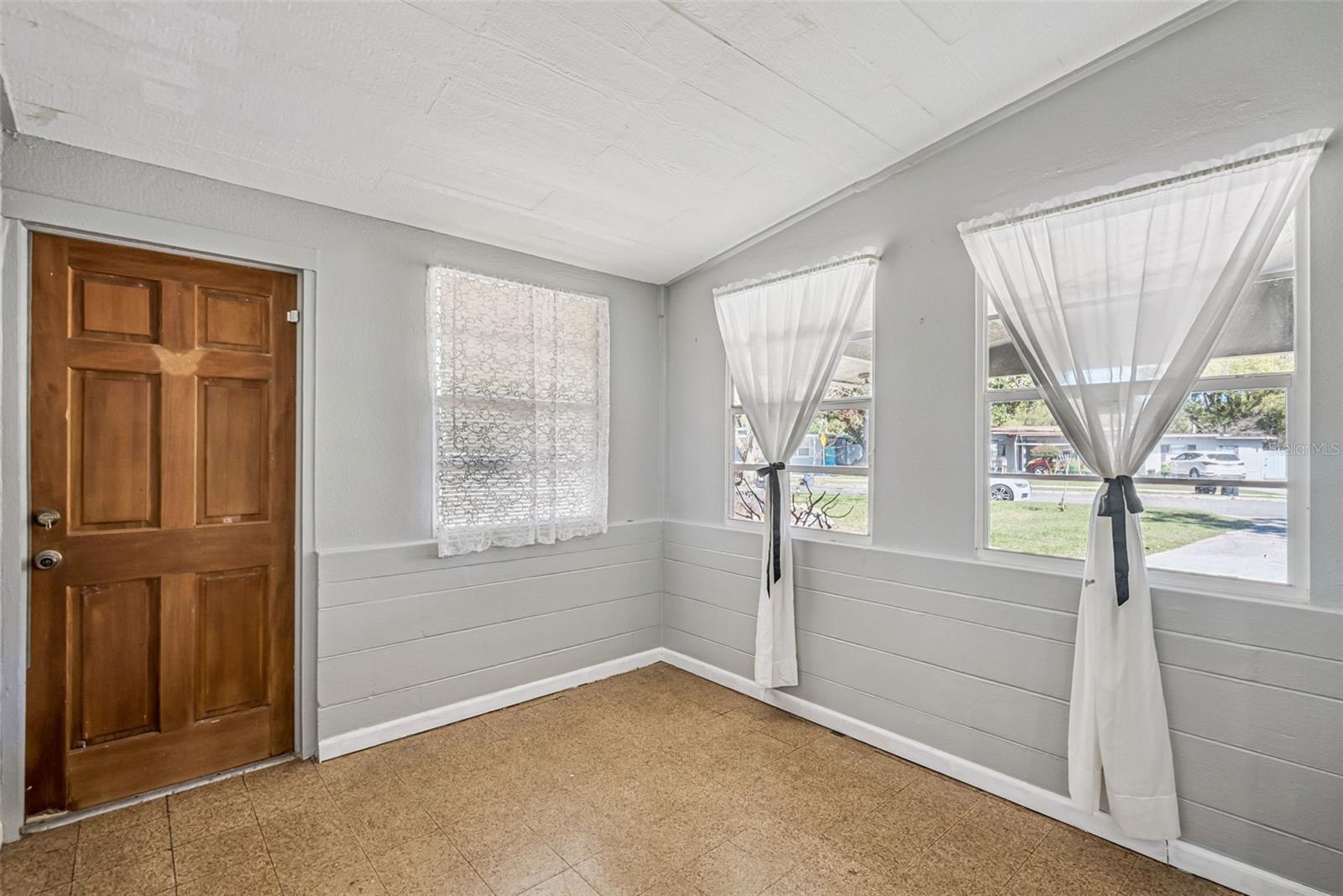 COUNTRY CLUB MANOR UNIT 3 - Residential