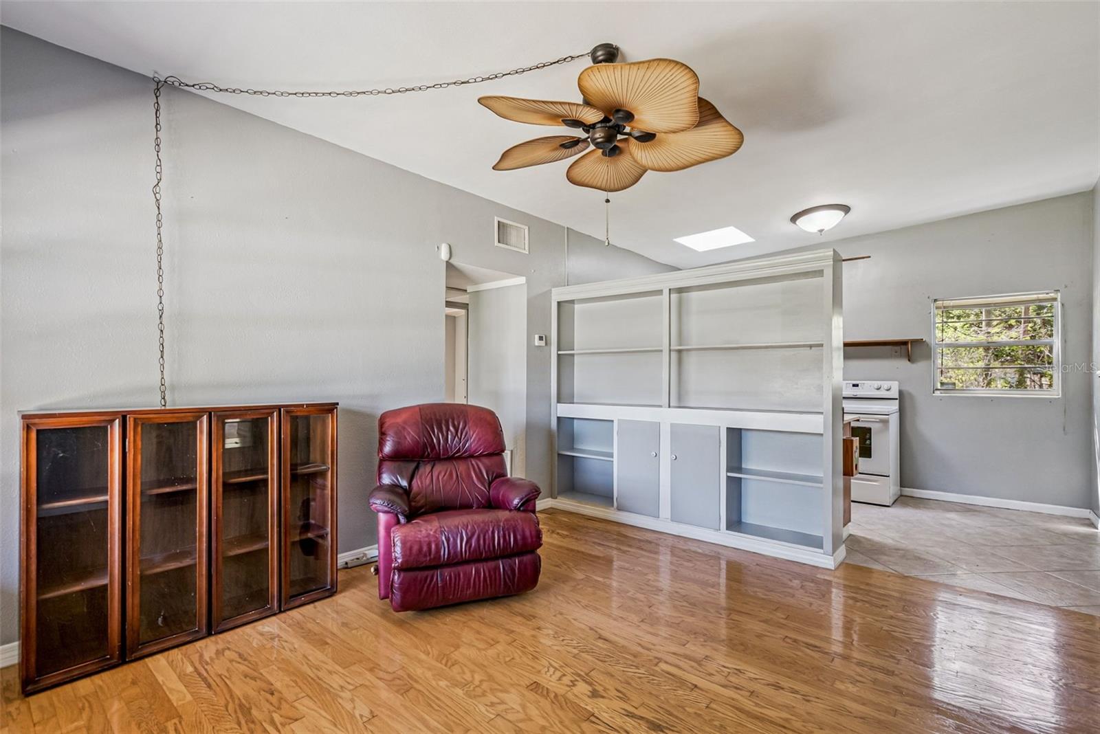 COUNTRY CLUB MANOR UNIT 3 - Residential