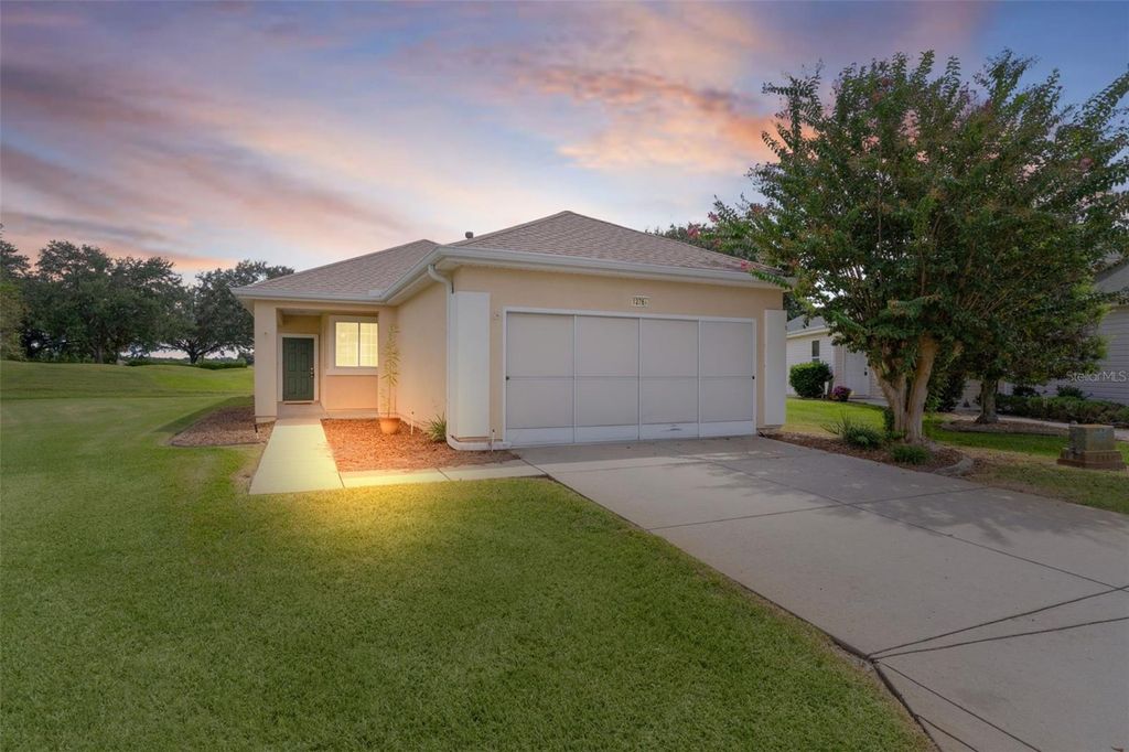 Photo of 12761 SE 92nd Terrace, Summerfield, FL 34491 (MLS # G5102030)