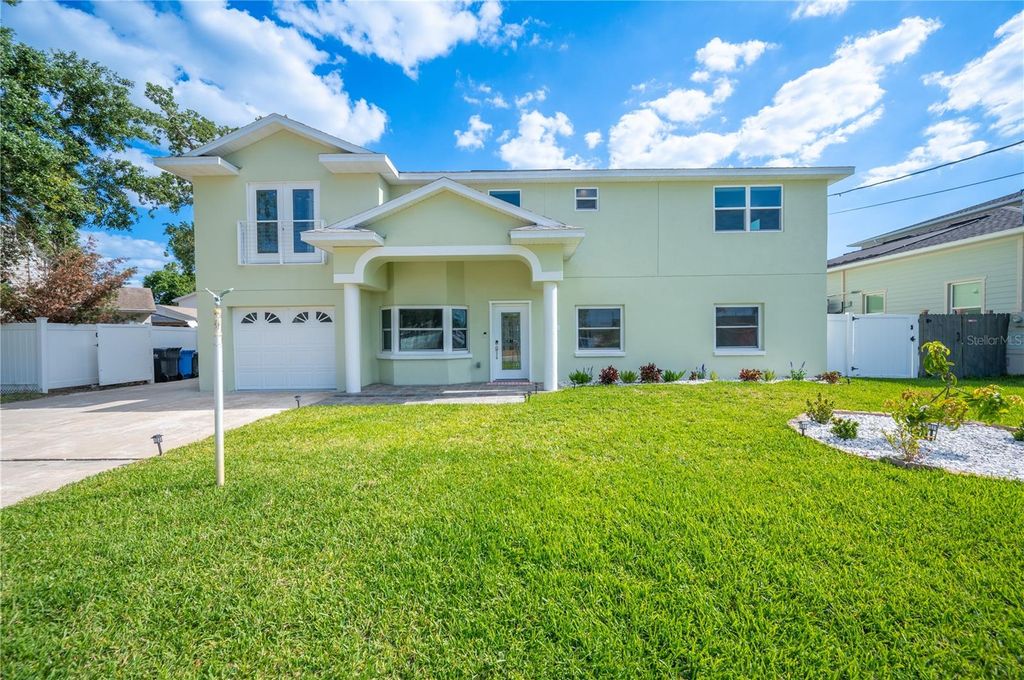 Photo of 8704 Bay Crest Lane, Tampa, FL 33615 (MLS # O6298771)