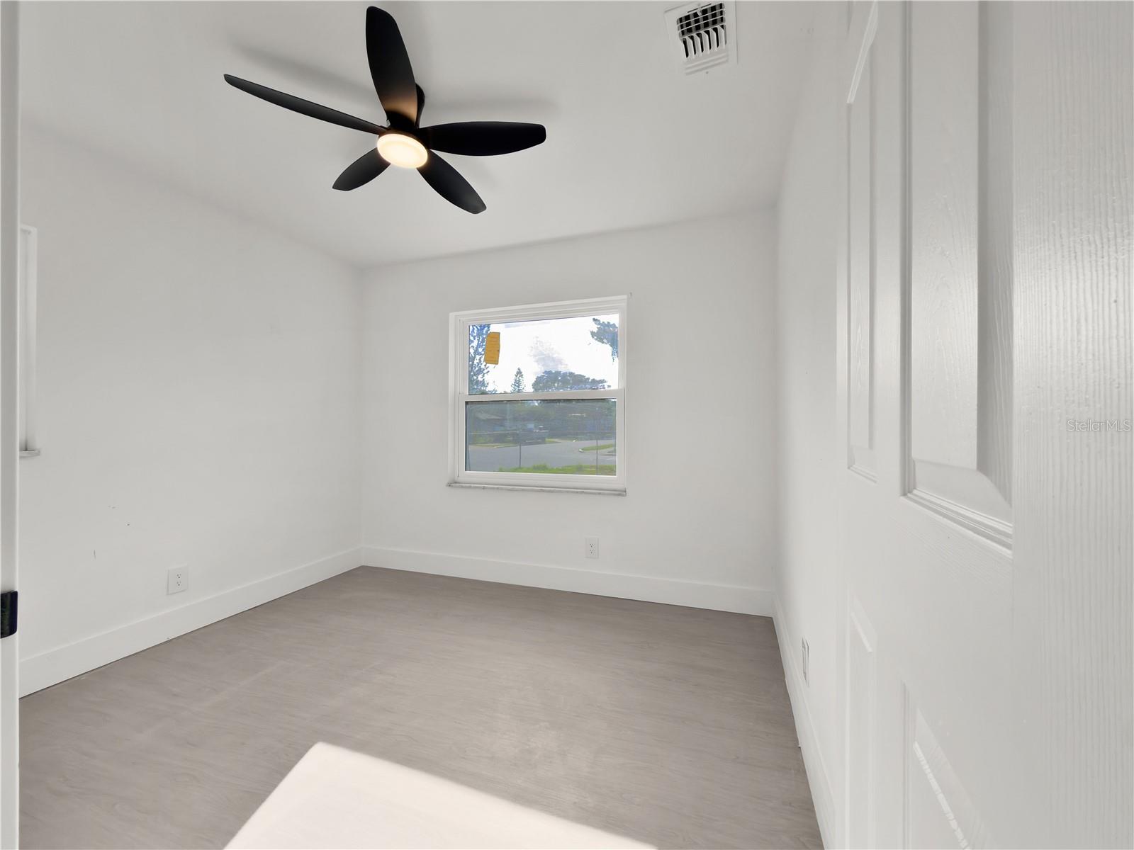 CEDAR POINT - Residential Lease