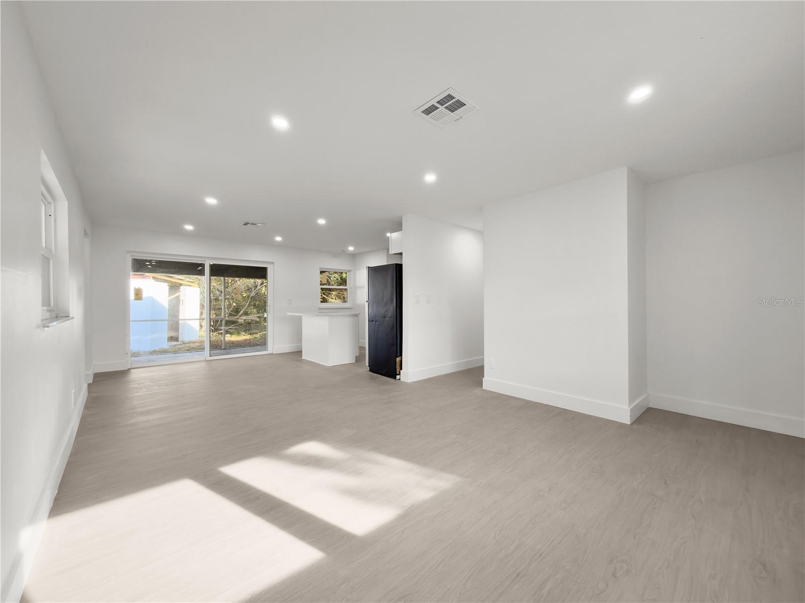 CEDAR POINT - Residential Lease