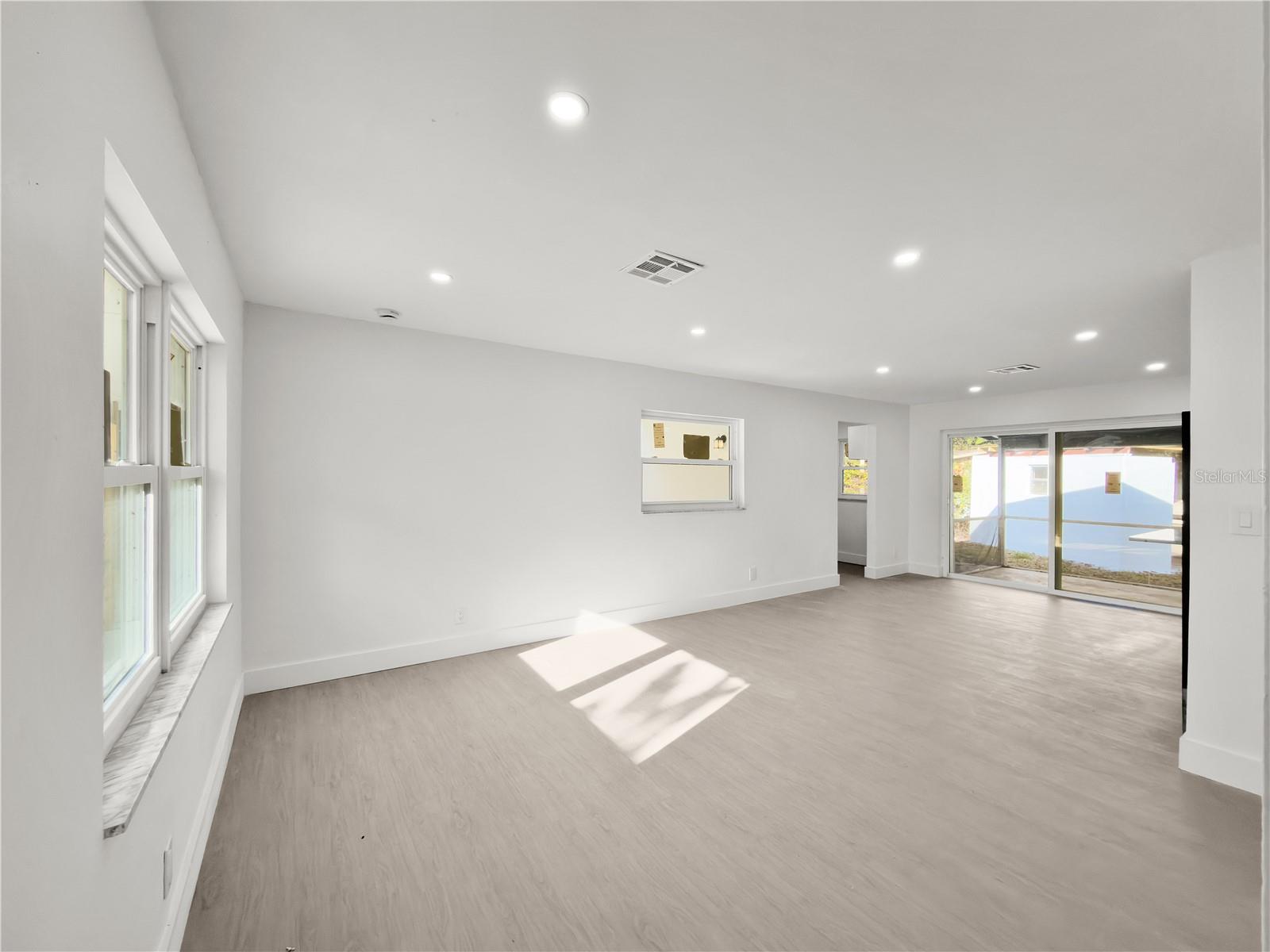 CEDAR POINT - Residential Lease