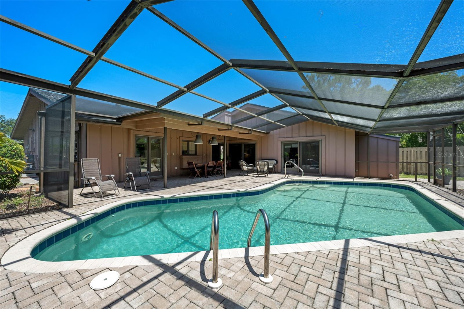 6101 WILLOW OAK CIRCLE