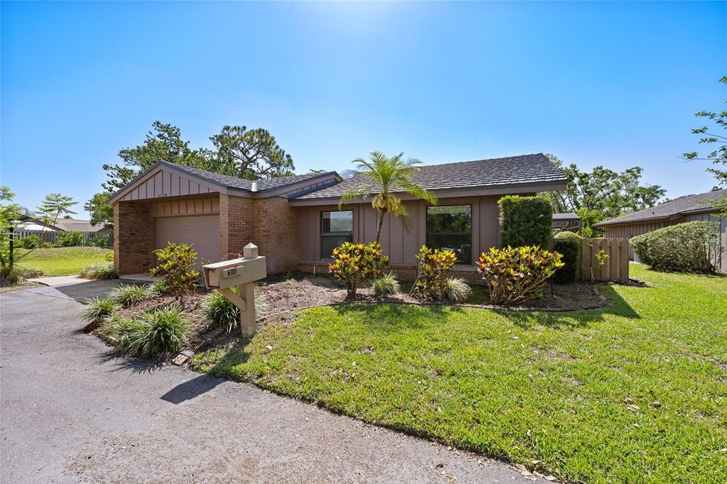 Photo of 6101 Willow Oak Circle, Bradenton, FL 34209 (MLS # TB8390304)