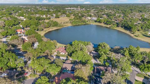 A home in APOPKA