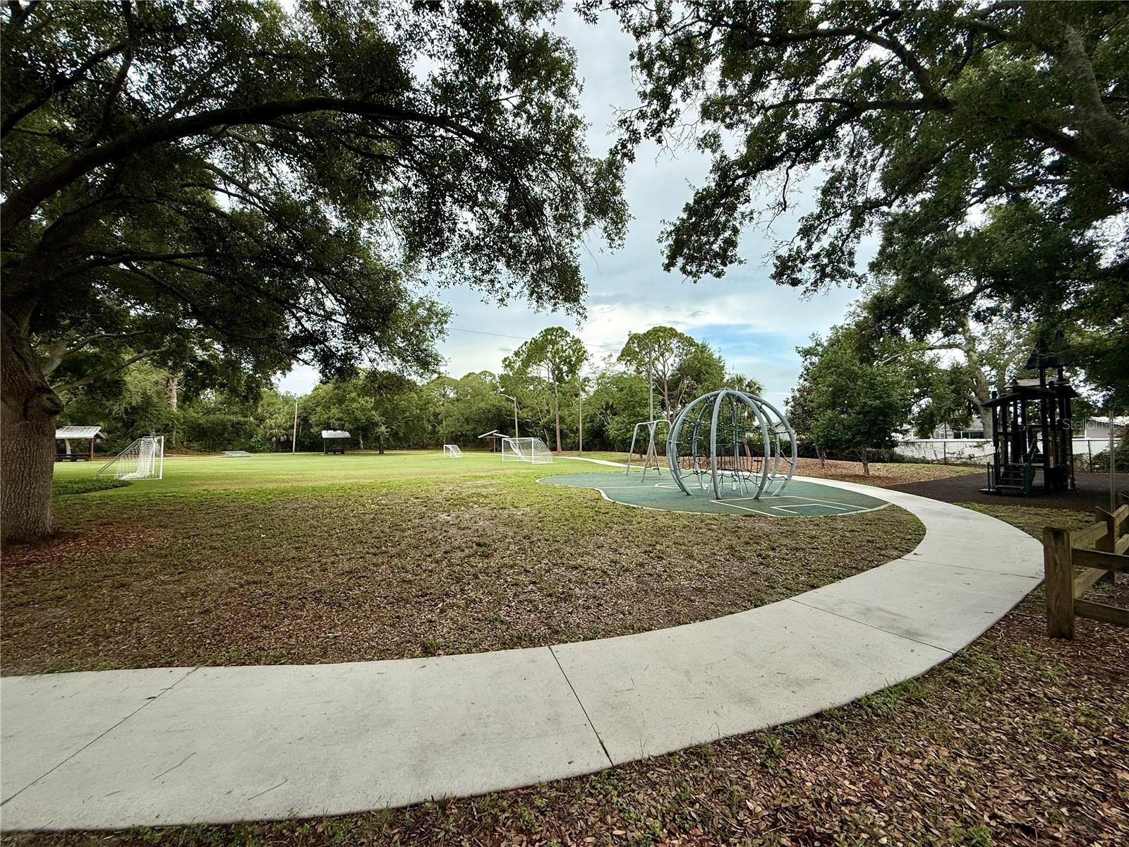 EASTWOOD - Residential