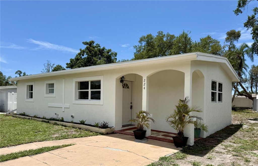 Photo of 224 W Cornelius Circle, Sarasota, FL 34232 (MLS # A4694884)
