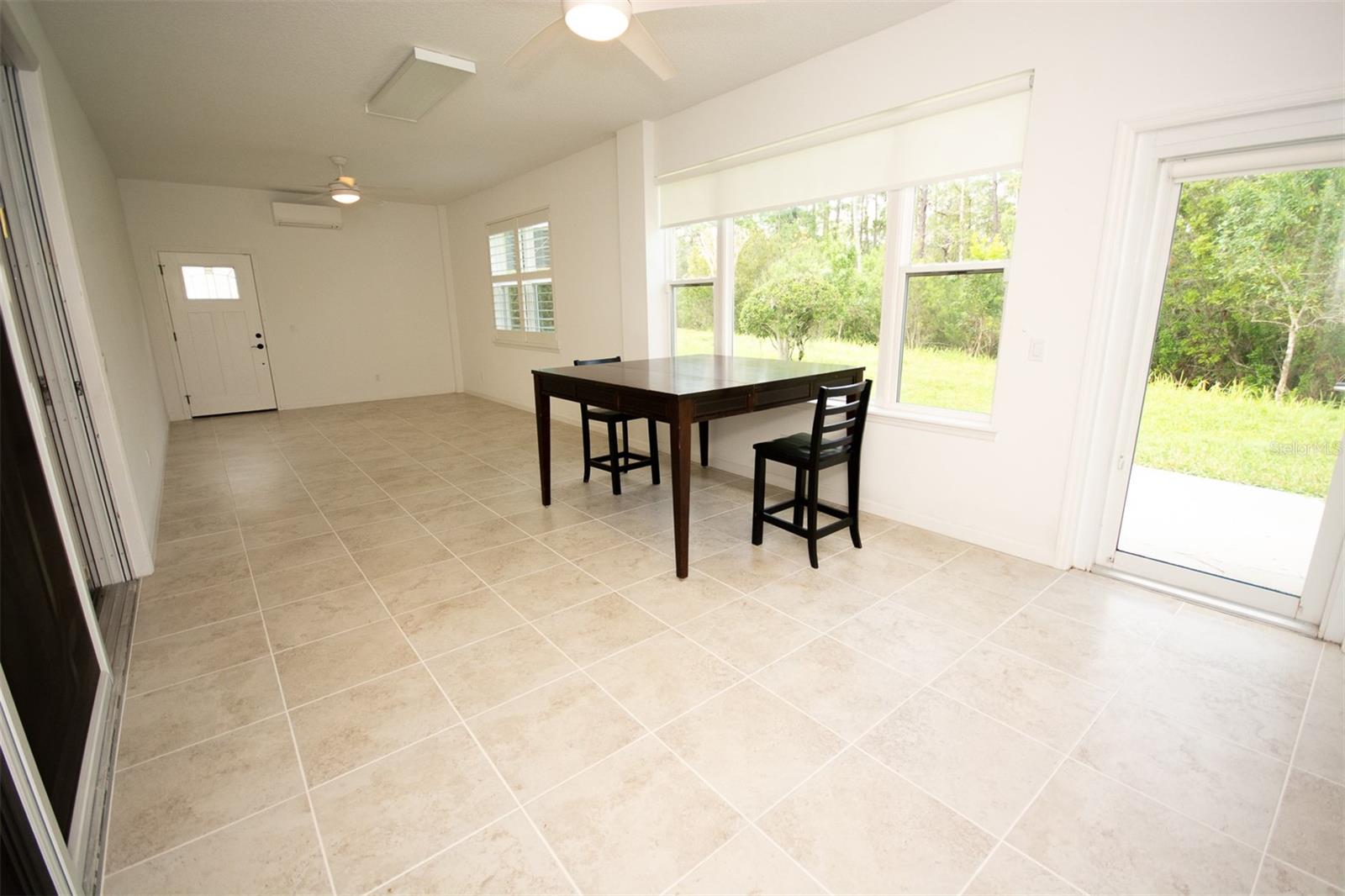 VICTORIA GARDENS PH 7 - Residential