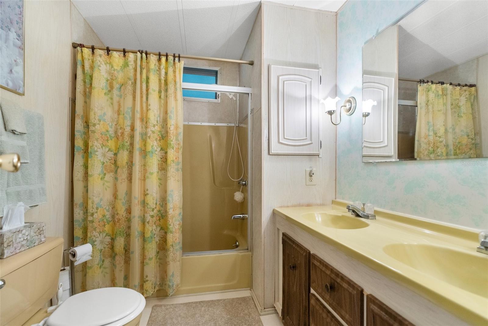 Photo 16 of 23 of 8091 COUNTRY CLUB DRIVE mobile home