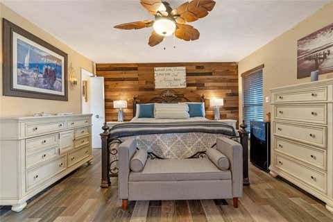 Tiny photo for 1102 N Palmetto Street, Leesburg, FL 34748 (MLS # G5113105)