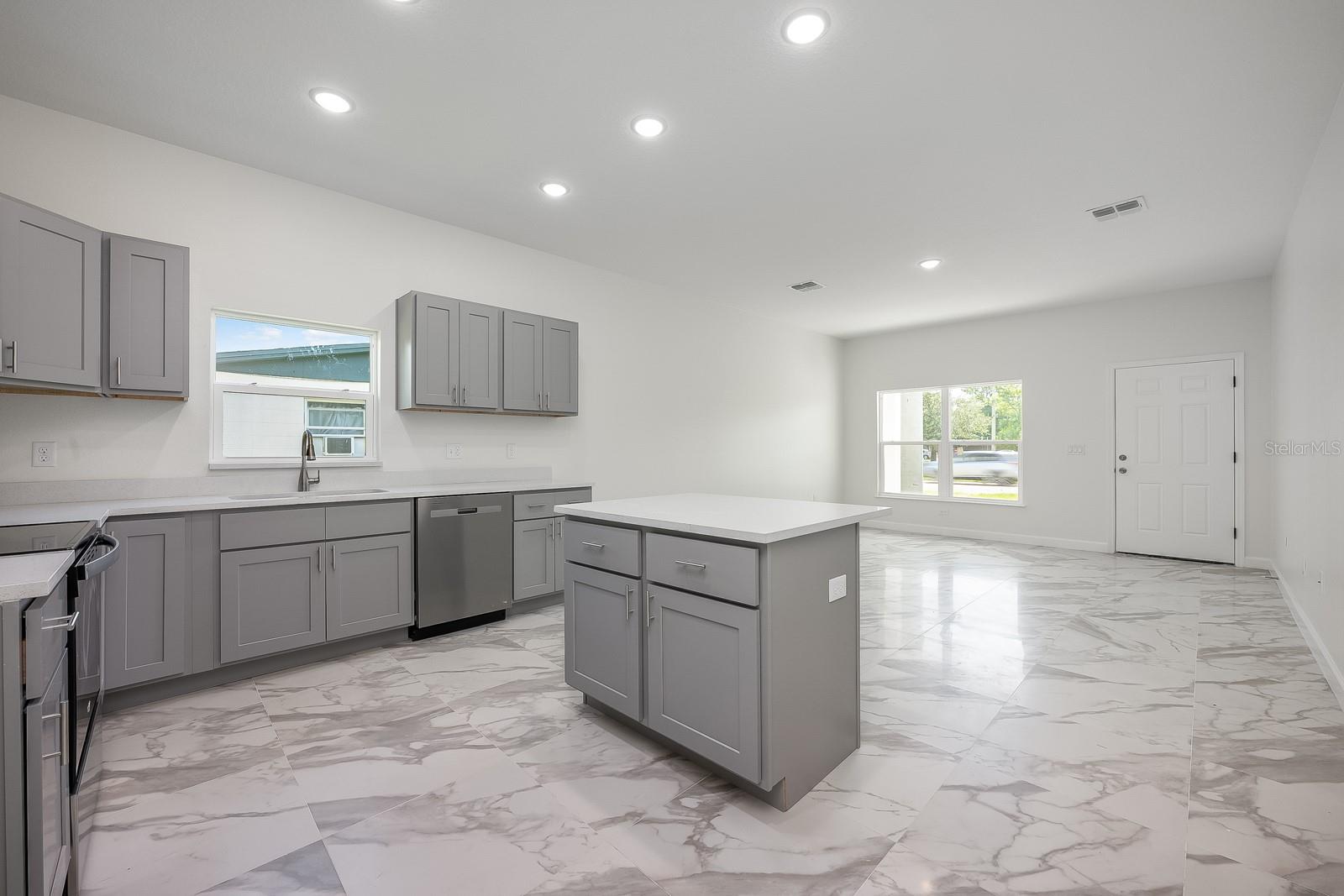 LINCOLN PARK SUBD - Residential