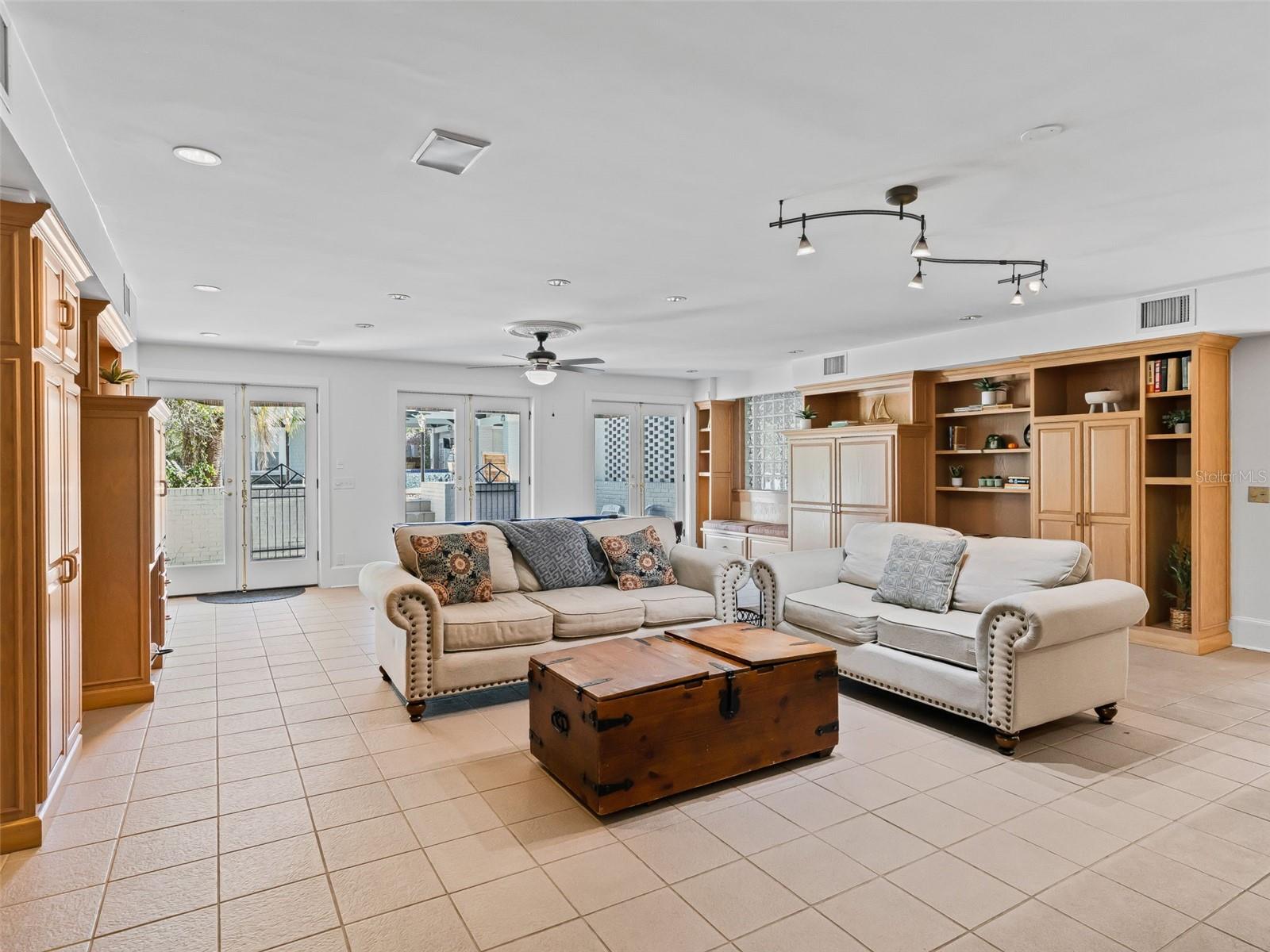 WOODLAND PARK - Residential