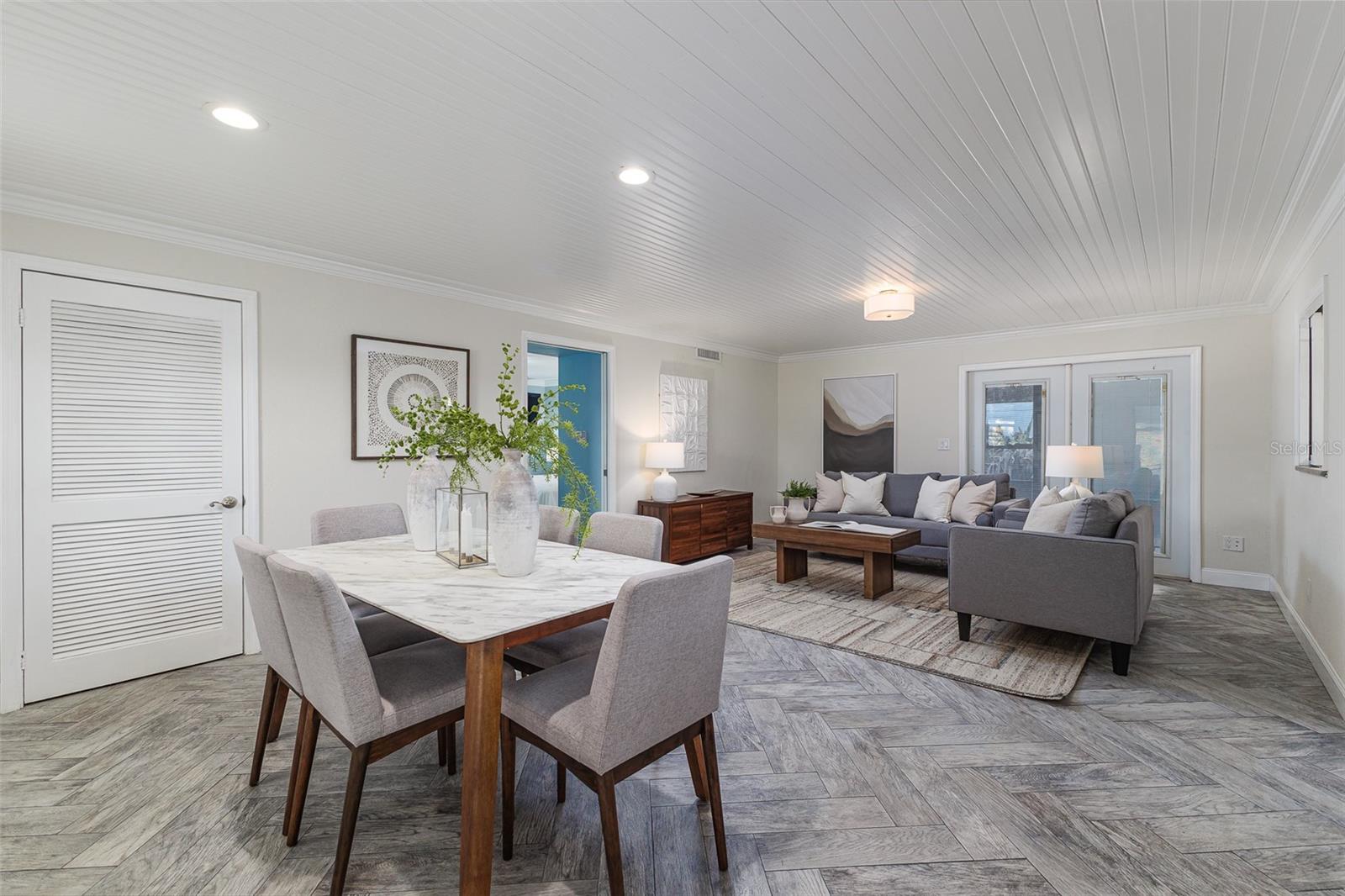 GODFREY MANOR - Residential