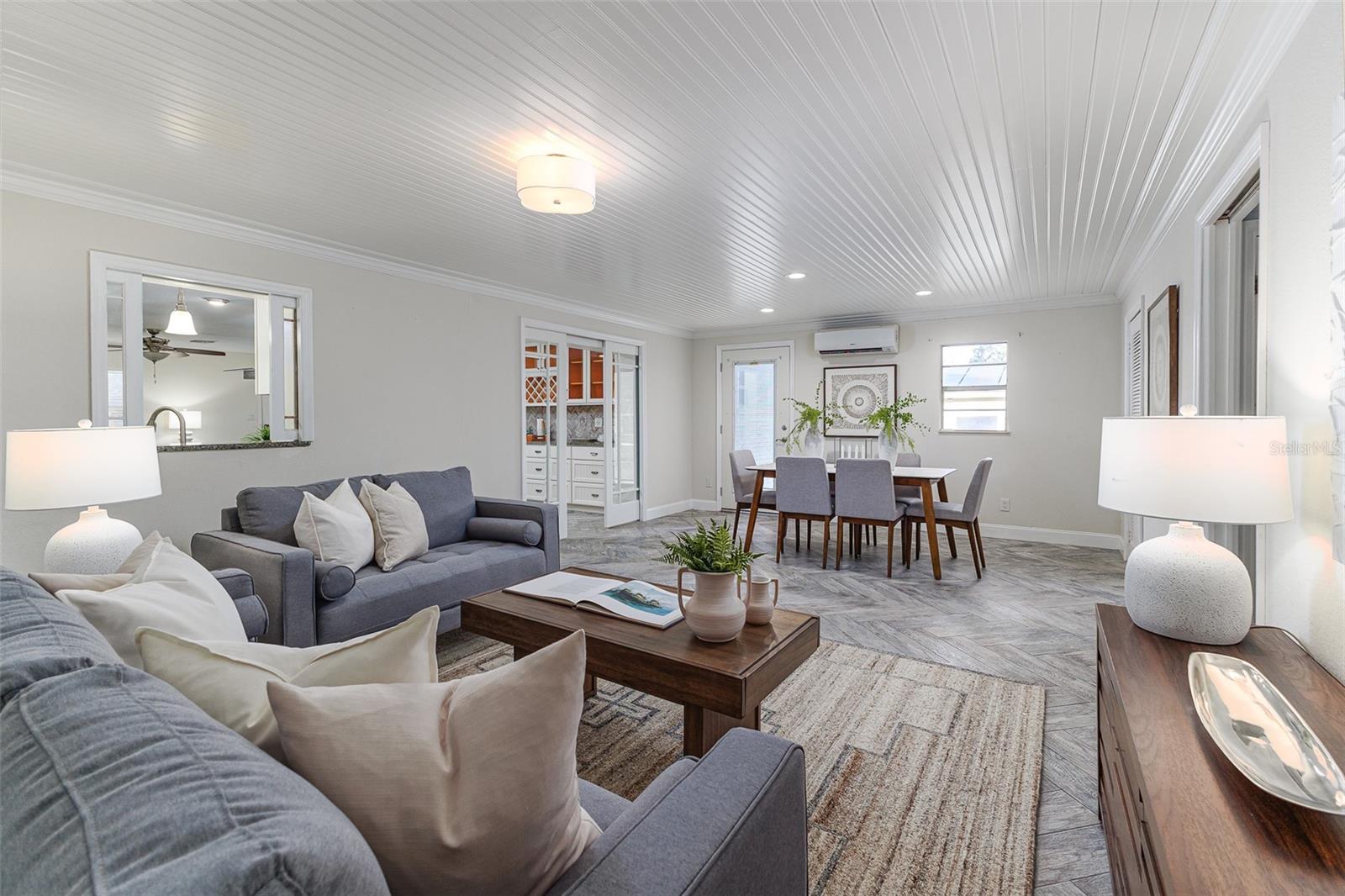 GODFREY MANOR - Residential