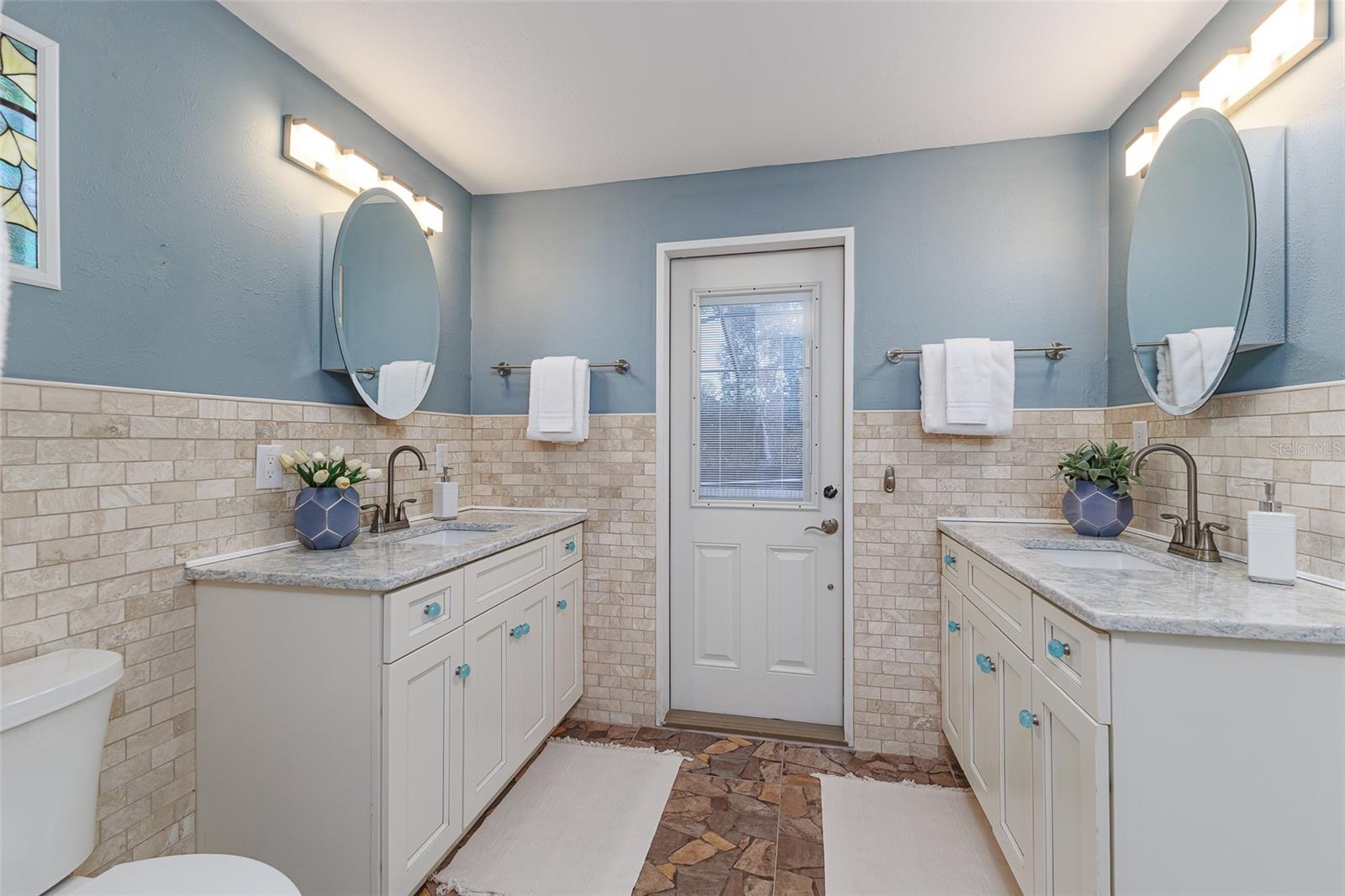 GODFREY MANOR - Residential