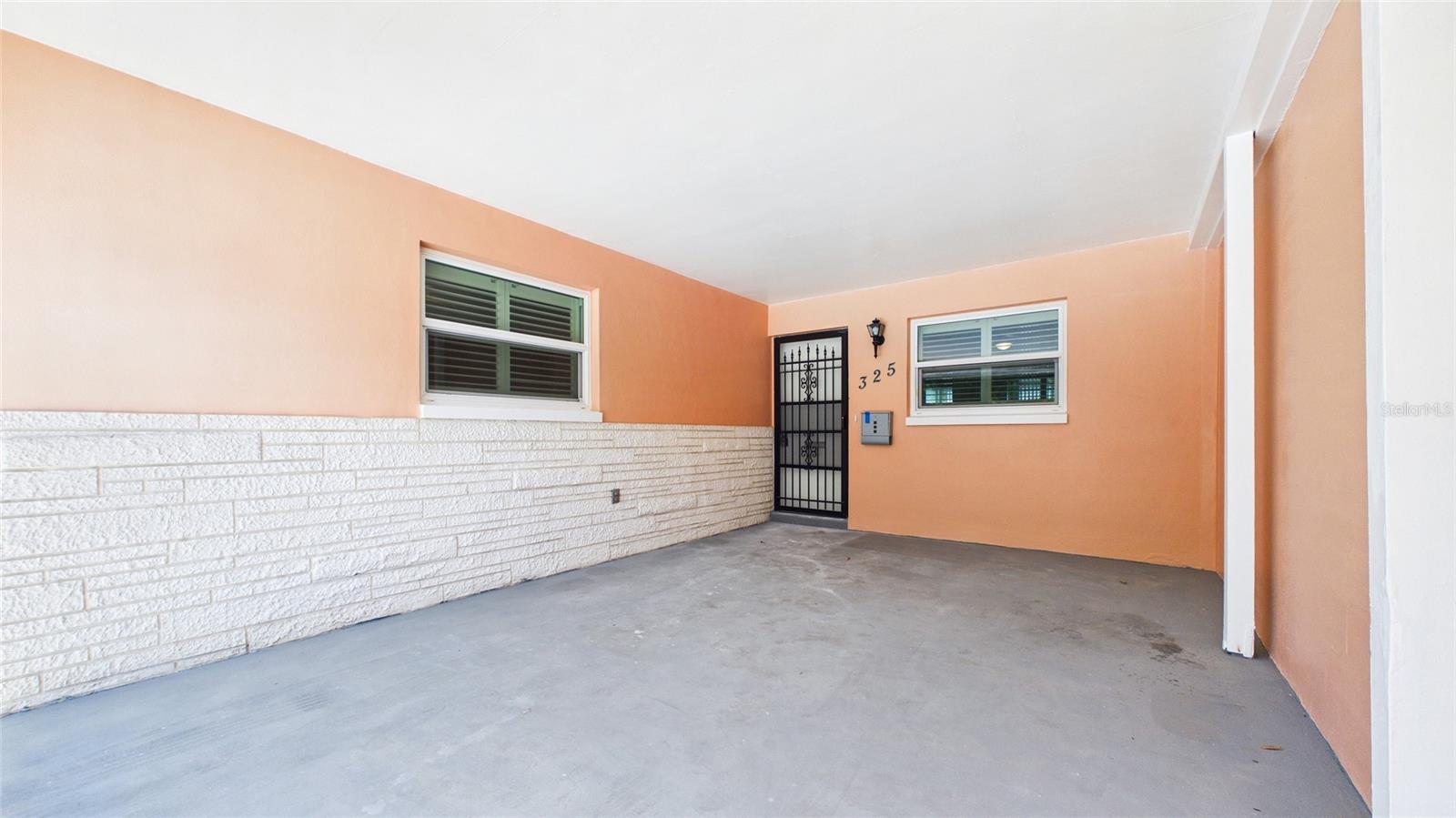 325 SKY LOCH DRIVE W
