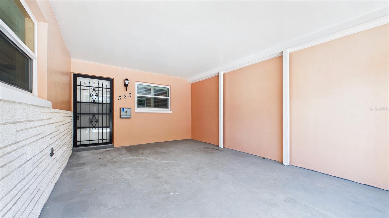 325 SKY LOCH DRIVE W