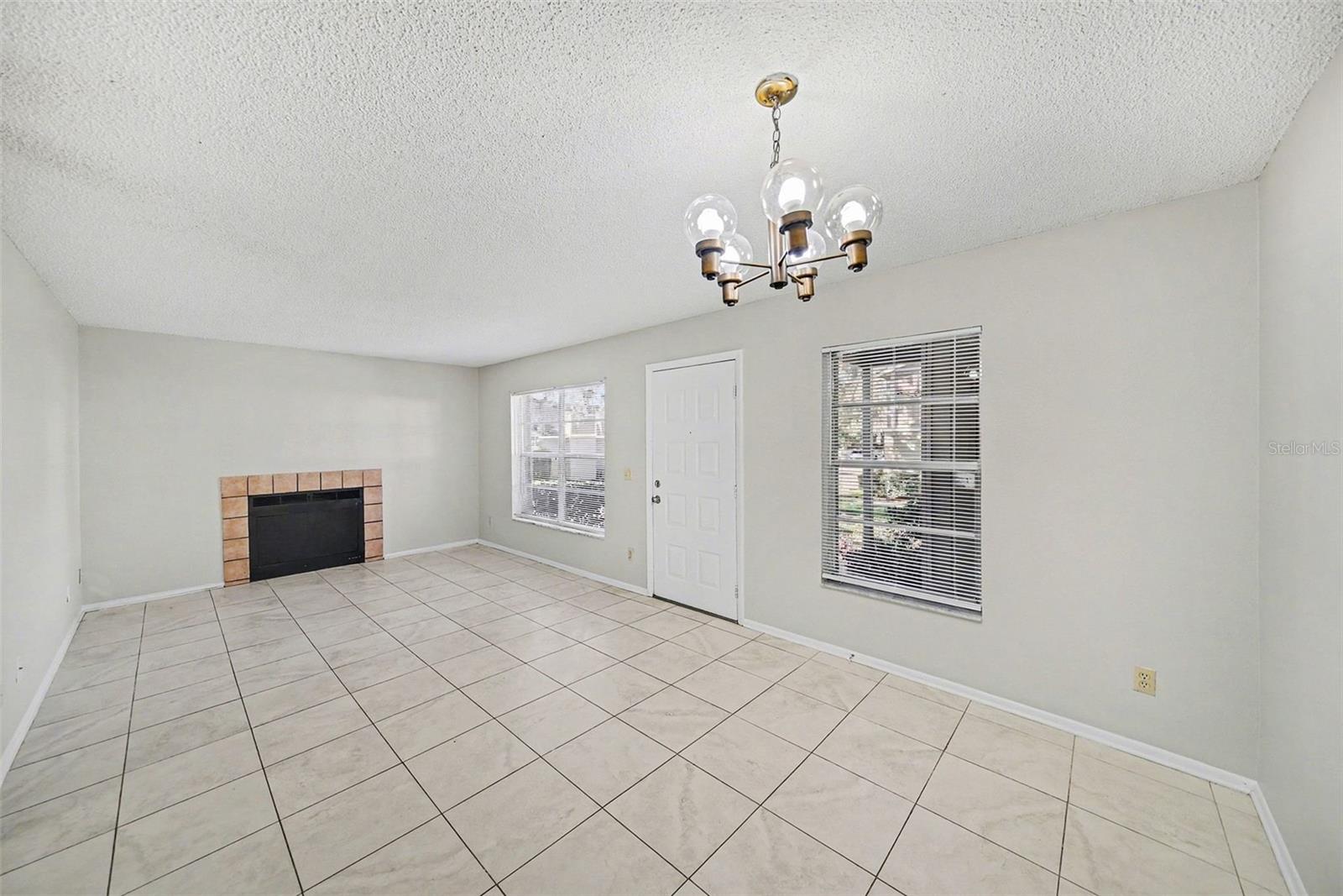 THE OAKS UNIT VIII A CONDOMINI - Residential