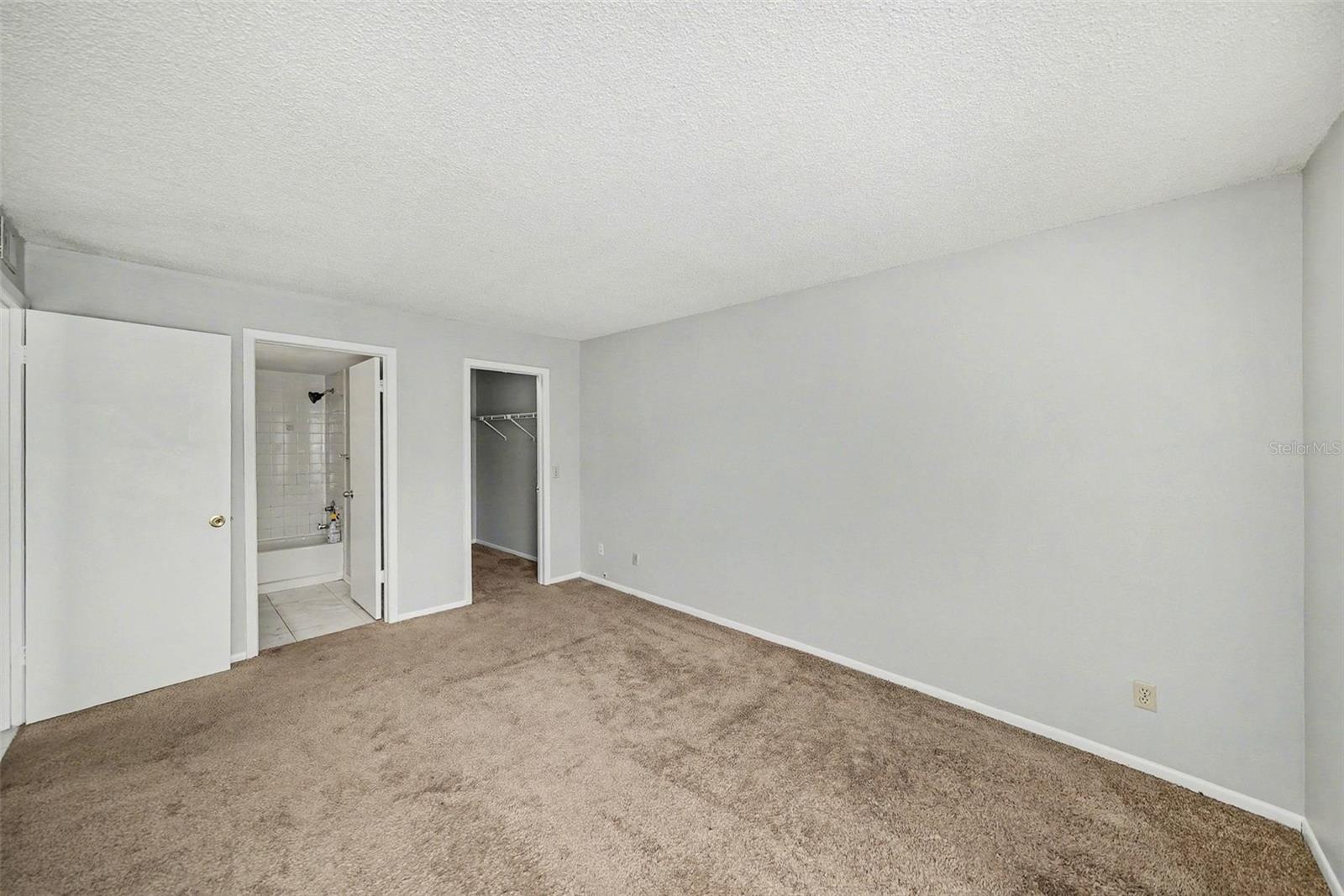 THE OAKS UNIT VIII A CONDOMINI - Residential