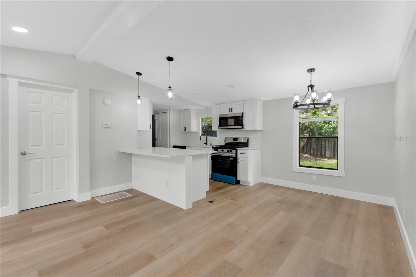 1706 CHARLESTON LANE
