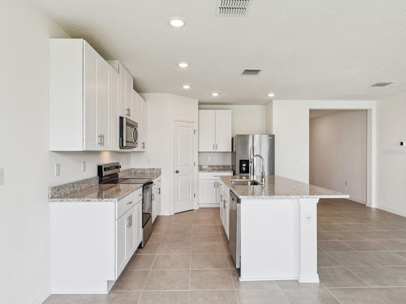 BENTON HILLS - Residential