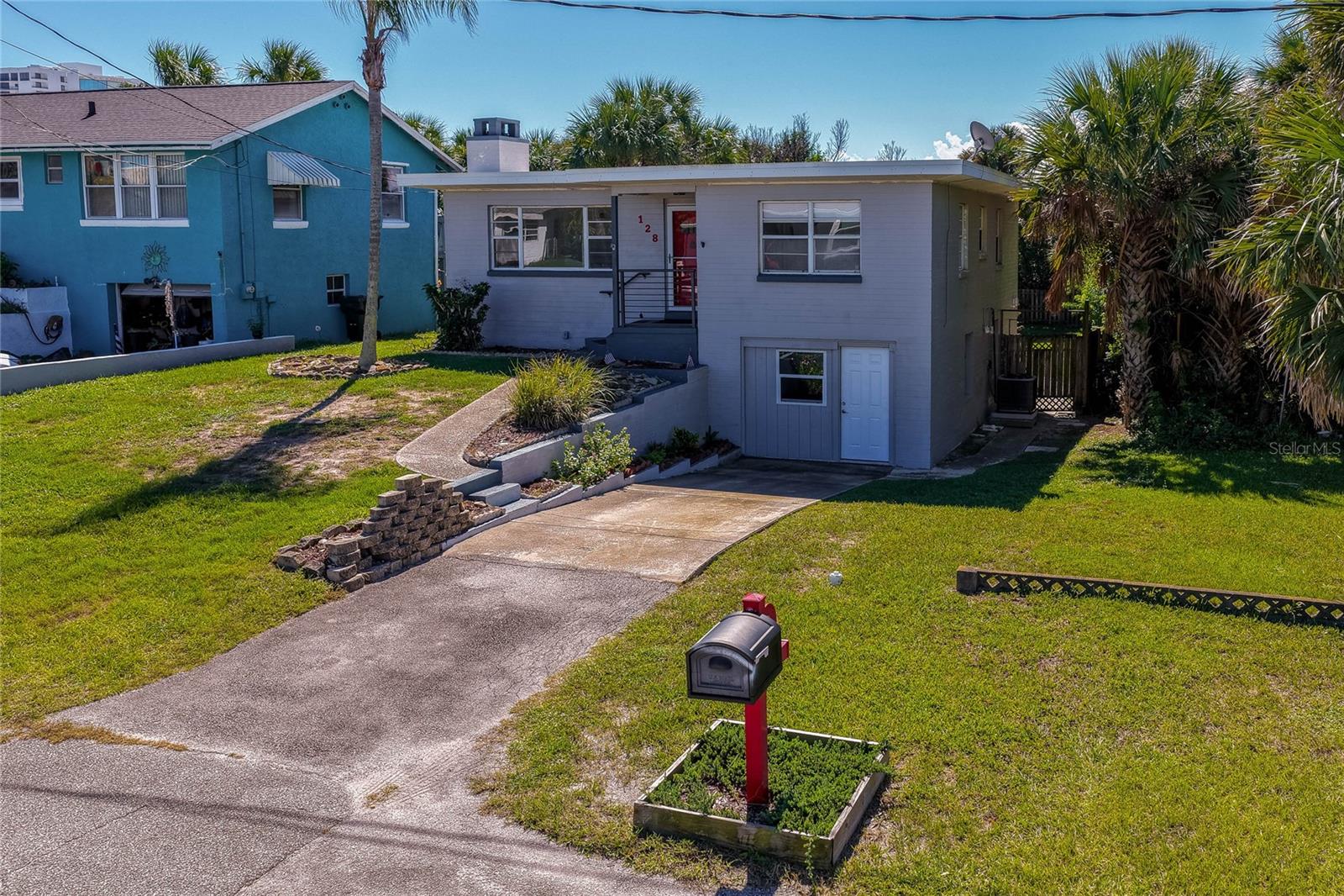 128 MINERVA ROAD