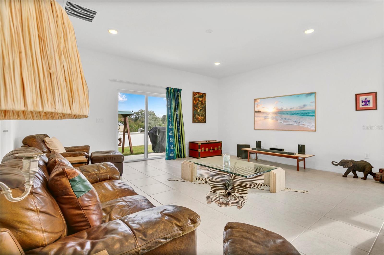 SUNSET LAKES - Residential