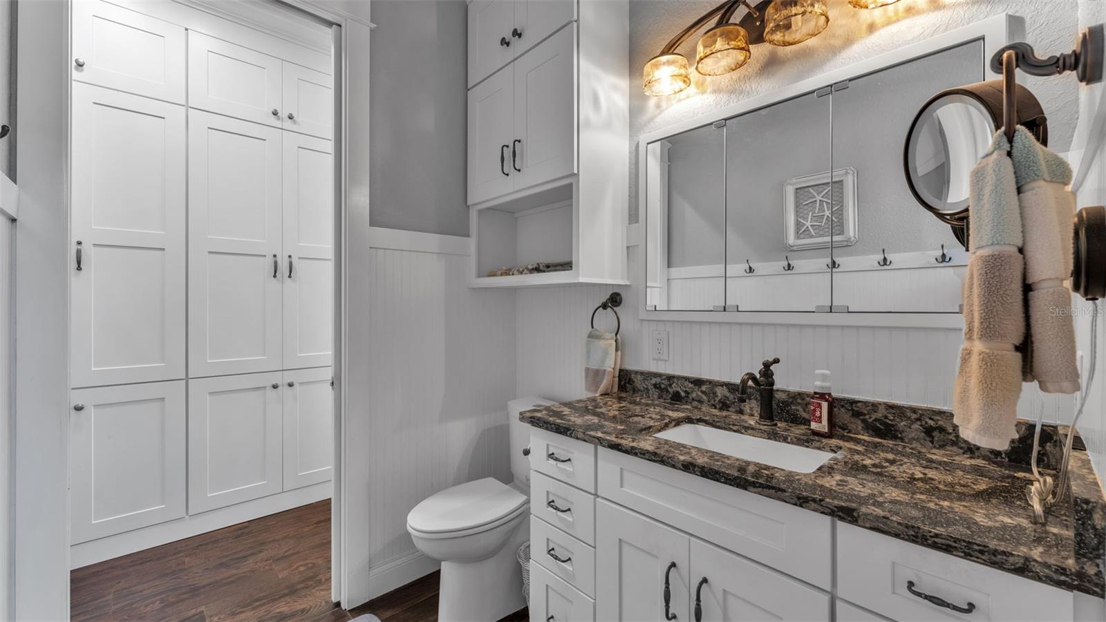 BAY LAKE RESIDENCE - Residential