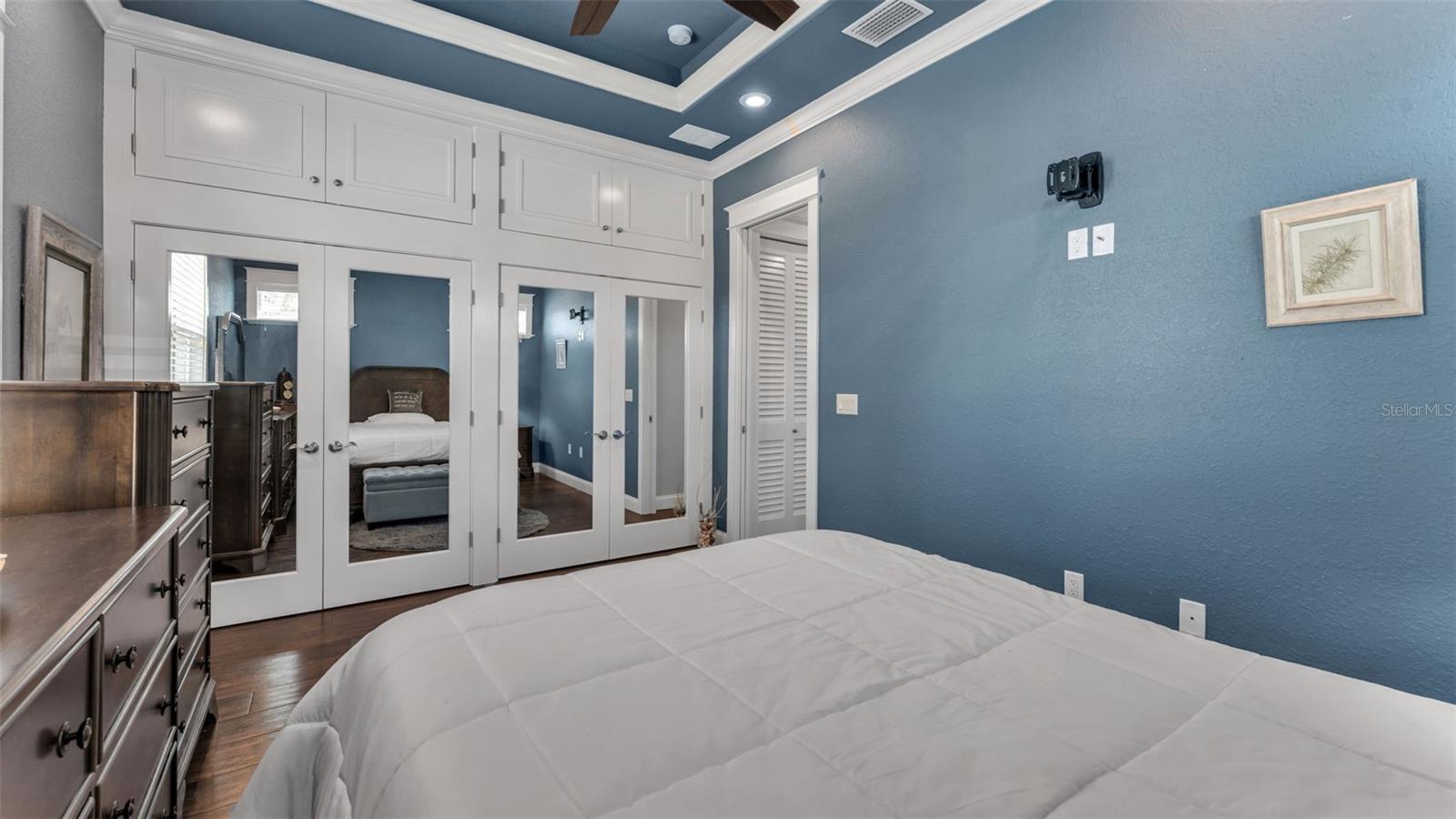 BAY LAKE RESIDENCE - Residential