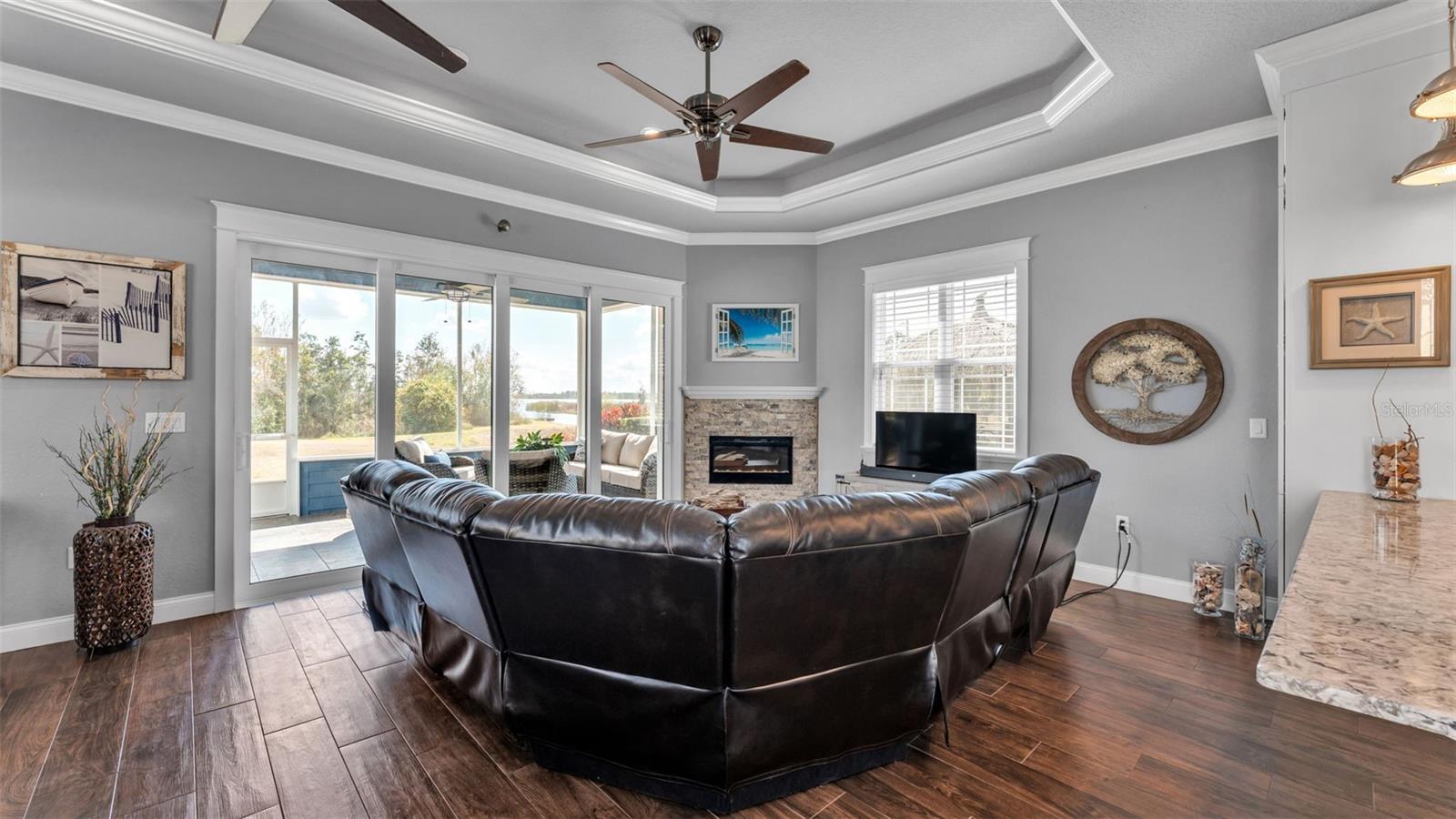 BAY LAKE RESIDENCE - Residential