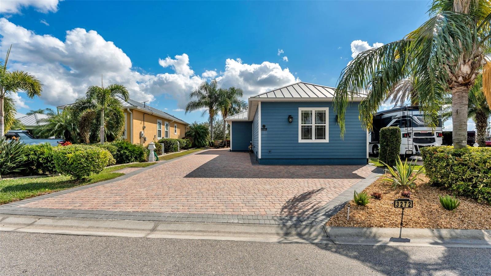 BAY LAKE RESIDENCE - Residential