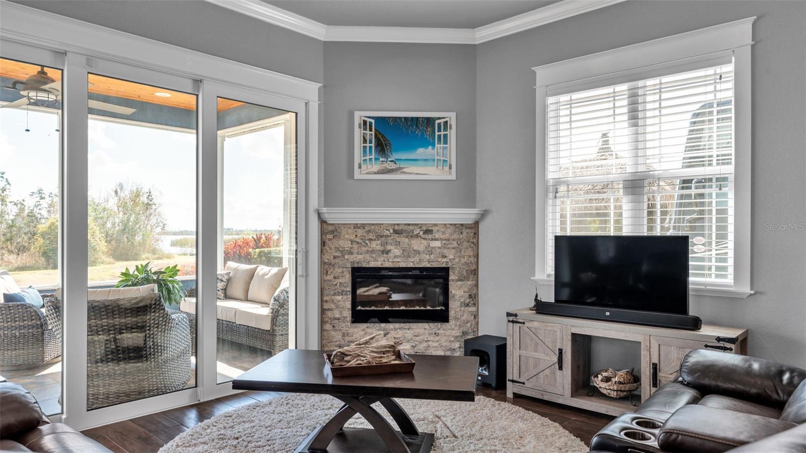 BAY LAKE RESIDENCE - Residential