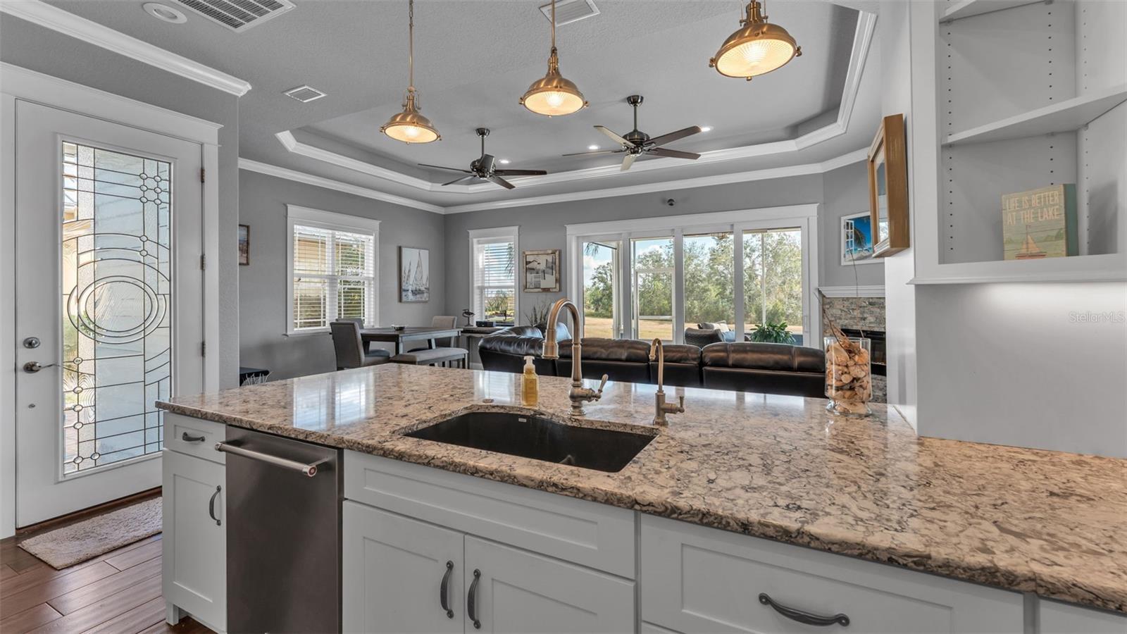 BAY LAKE RESIDENCE - Residential