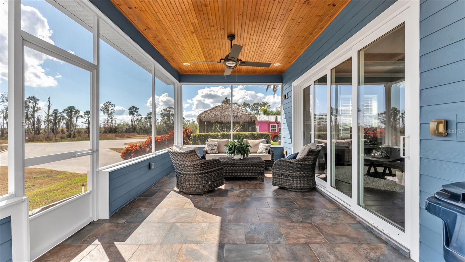 BAY LAKE RESIDENCE - Residential