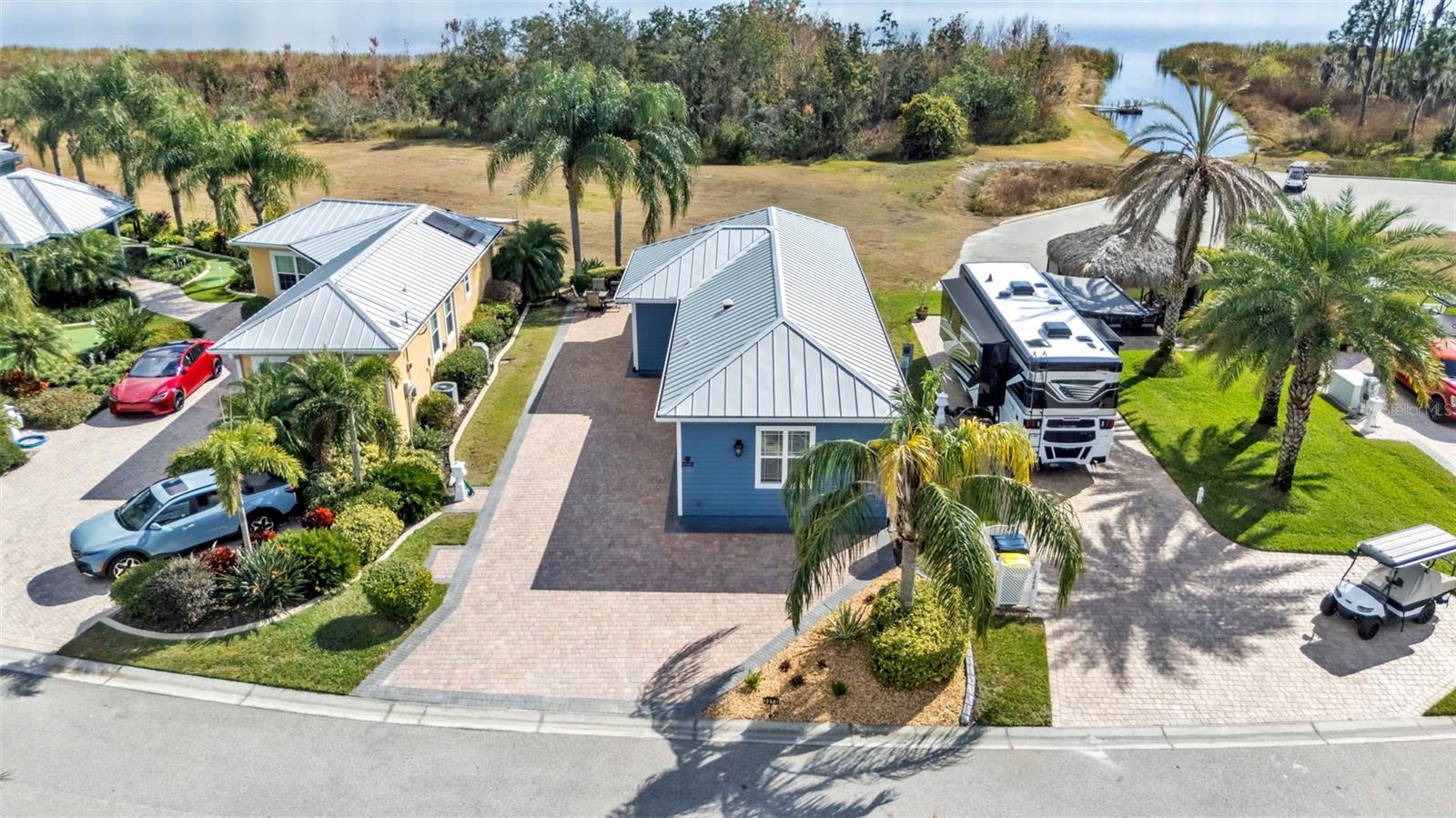 3272 FISH HAWK DRIVE