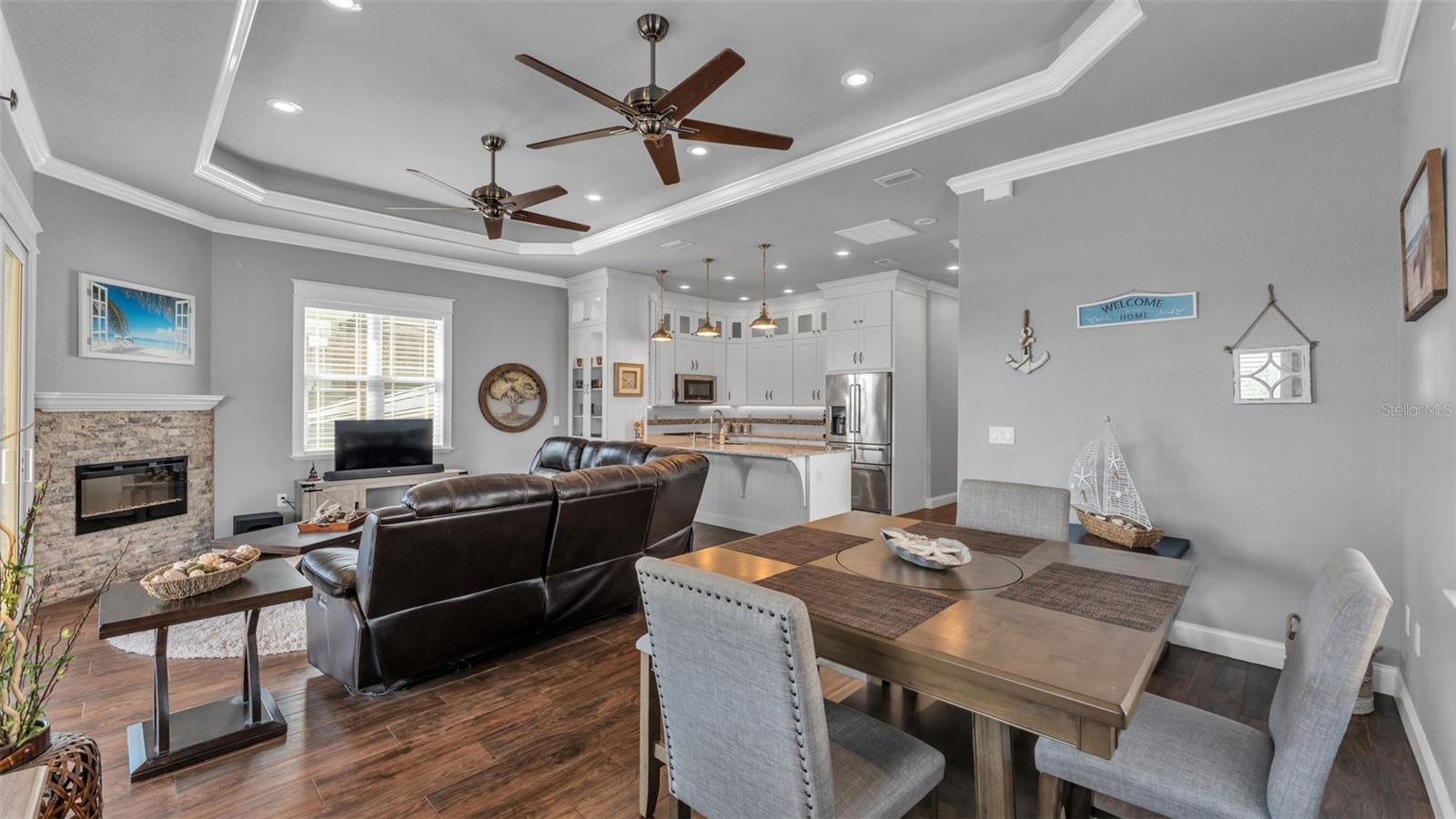 BAY LAKE RESIDENCE - Residential