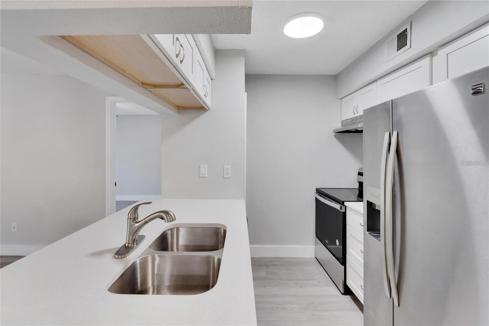 THE GRAND RESERVE CONDO - Residential Lease