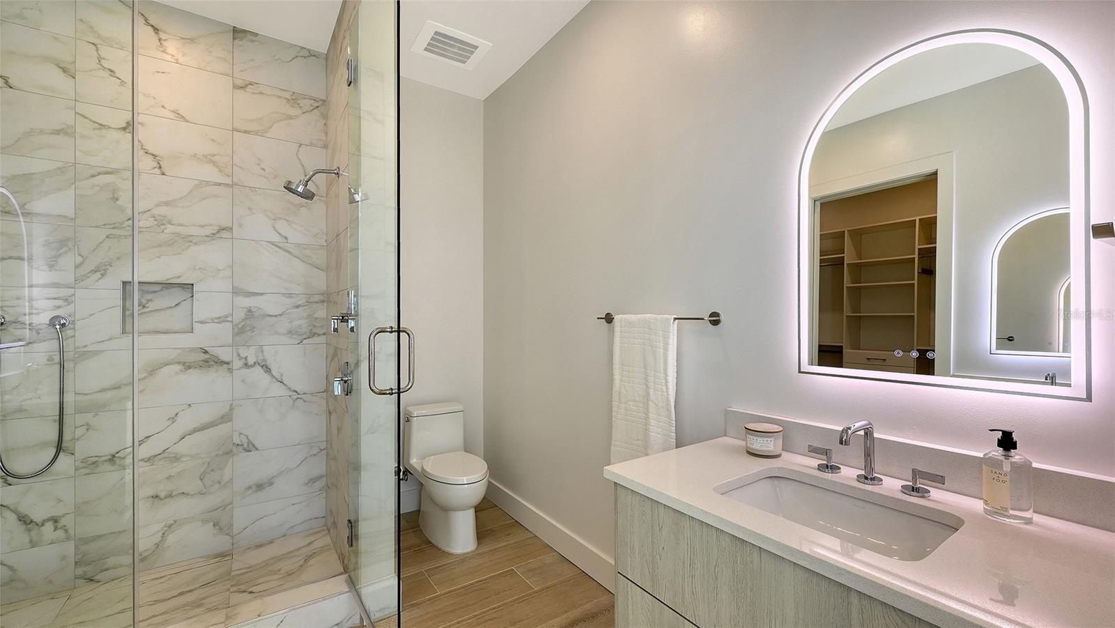 THE DEMARCAY - Residential