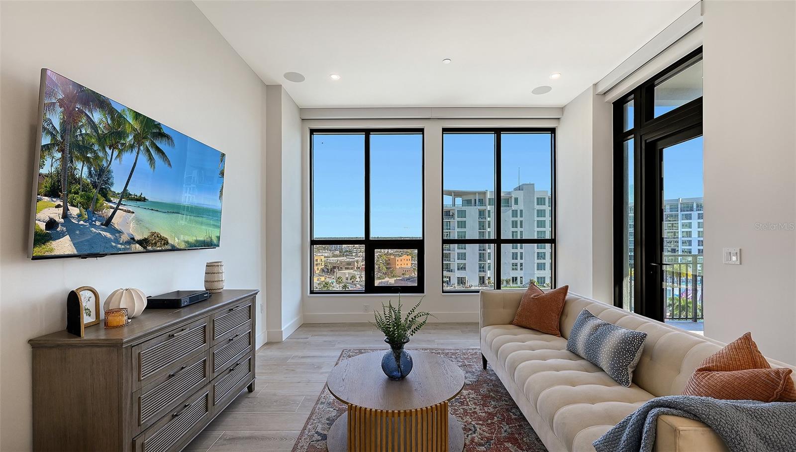 33 S PALM AVENUE 904