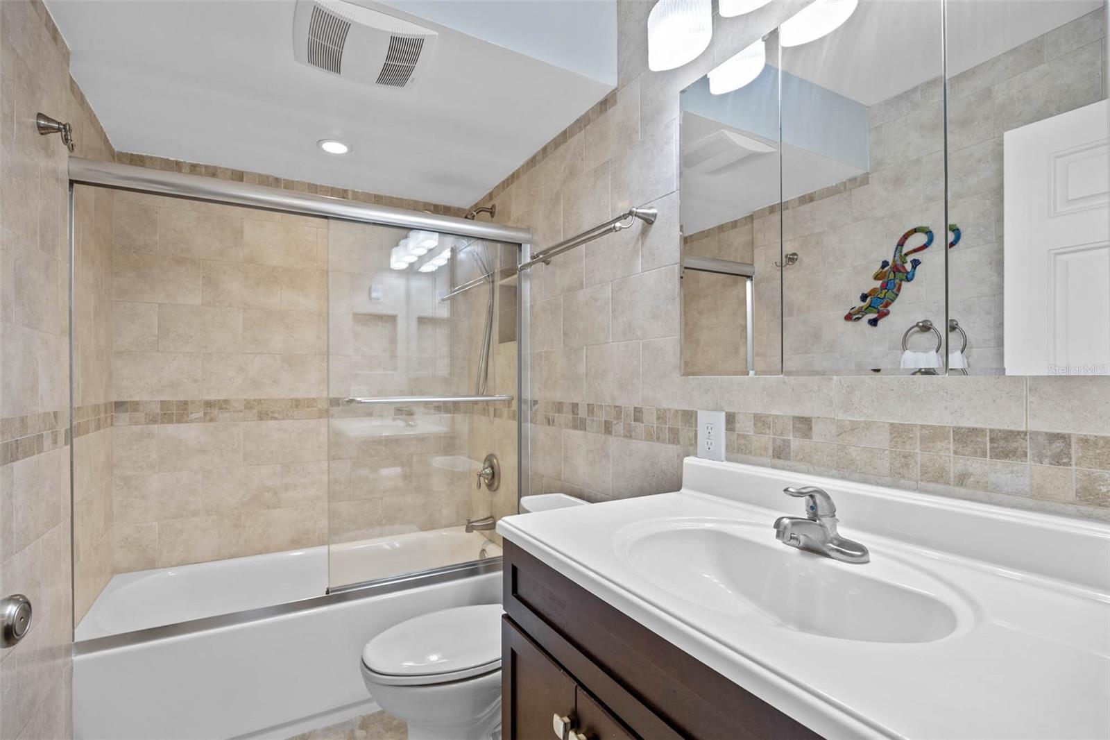 TAHITIAN TOWERS CONDO - Residential