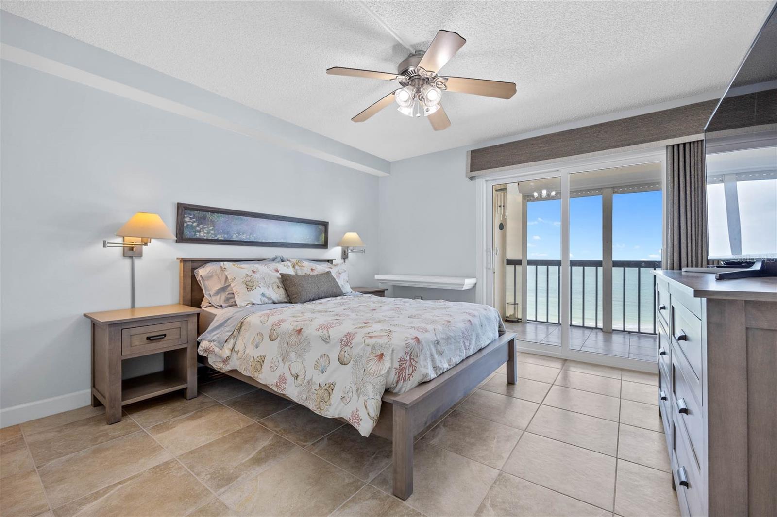 TAHITIAN TOWERS CONDO - Residential