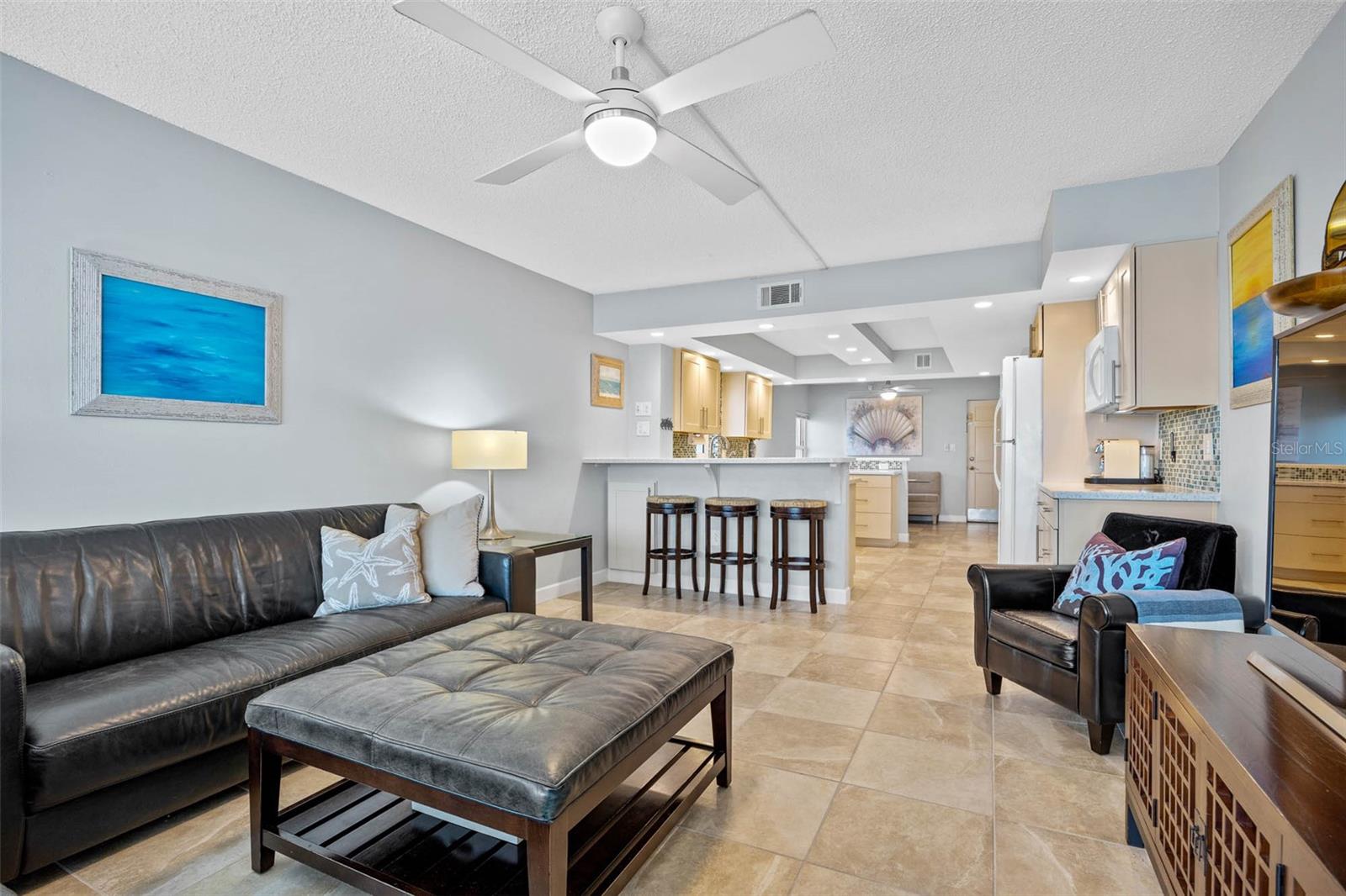 TAHITIAN TOWERS CONDO - Residential