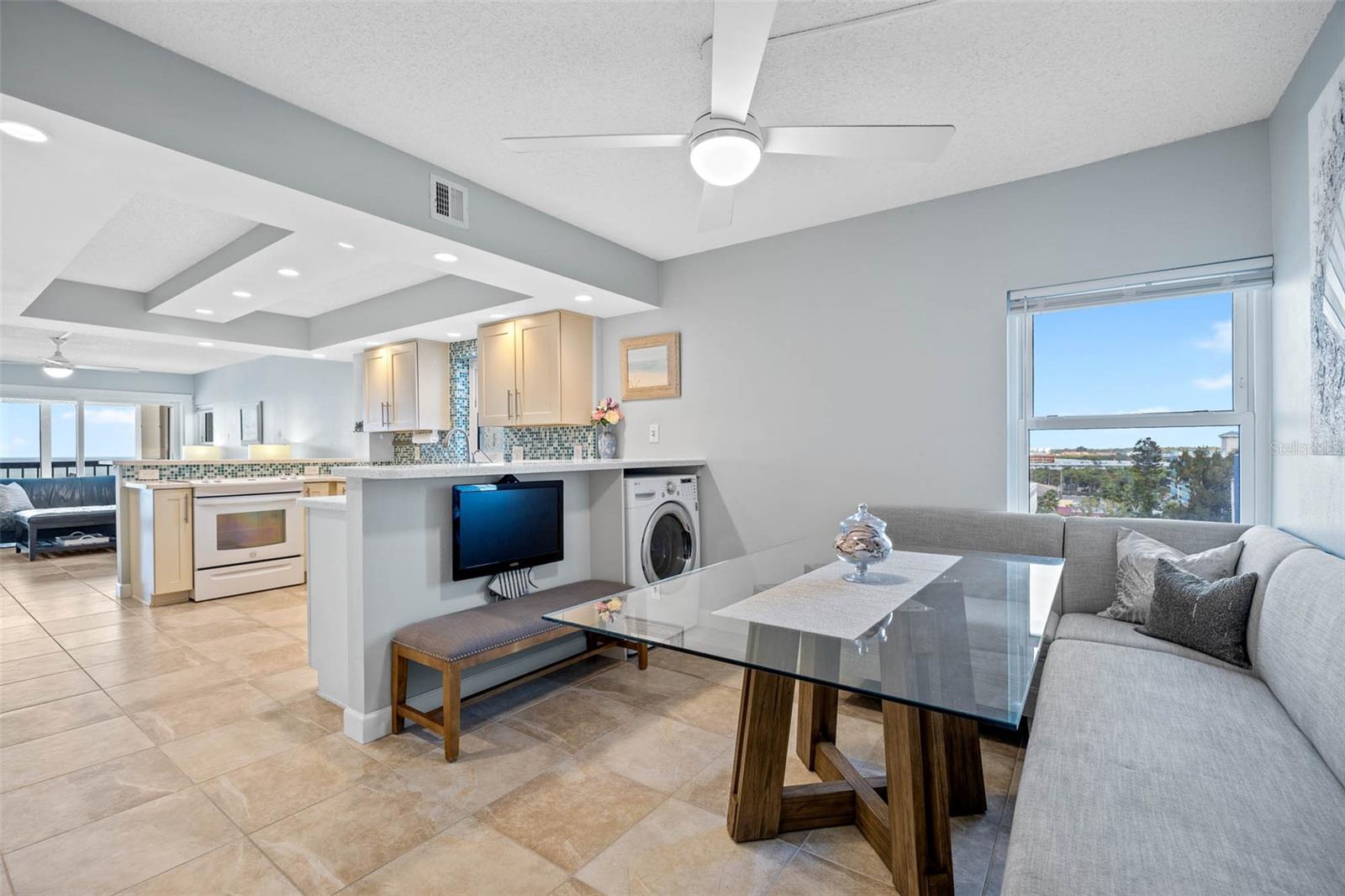 TAHITIAN TOWERS CONDO - Residential