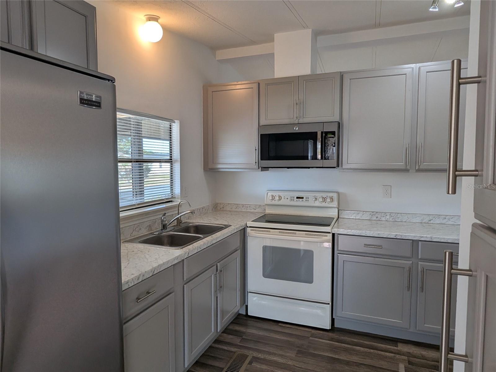 TIMBER LAKE ESTATES - Residential